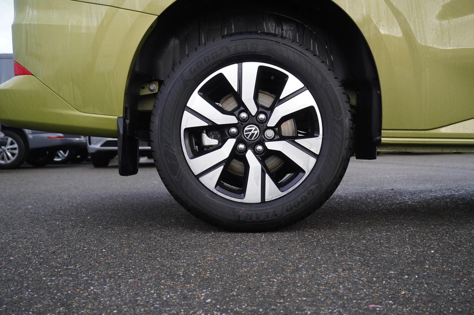 Volkswagen-Transporter-image-21