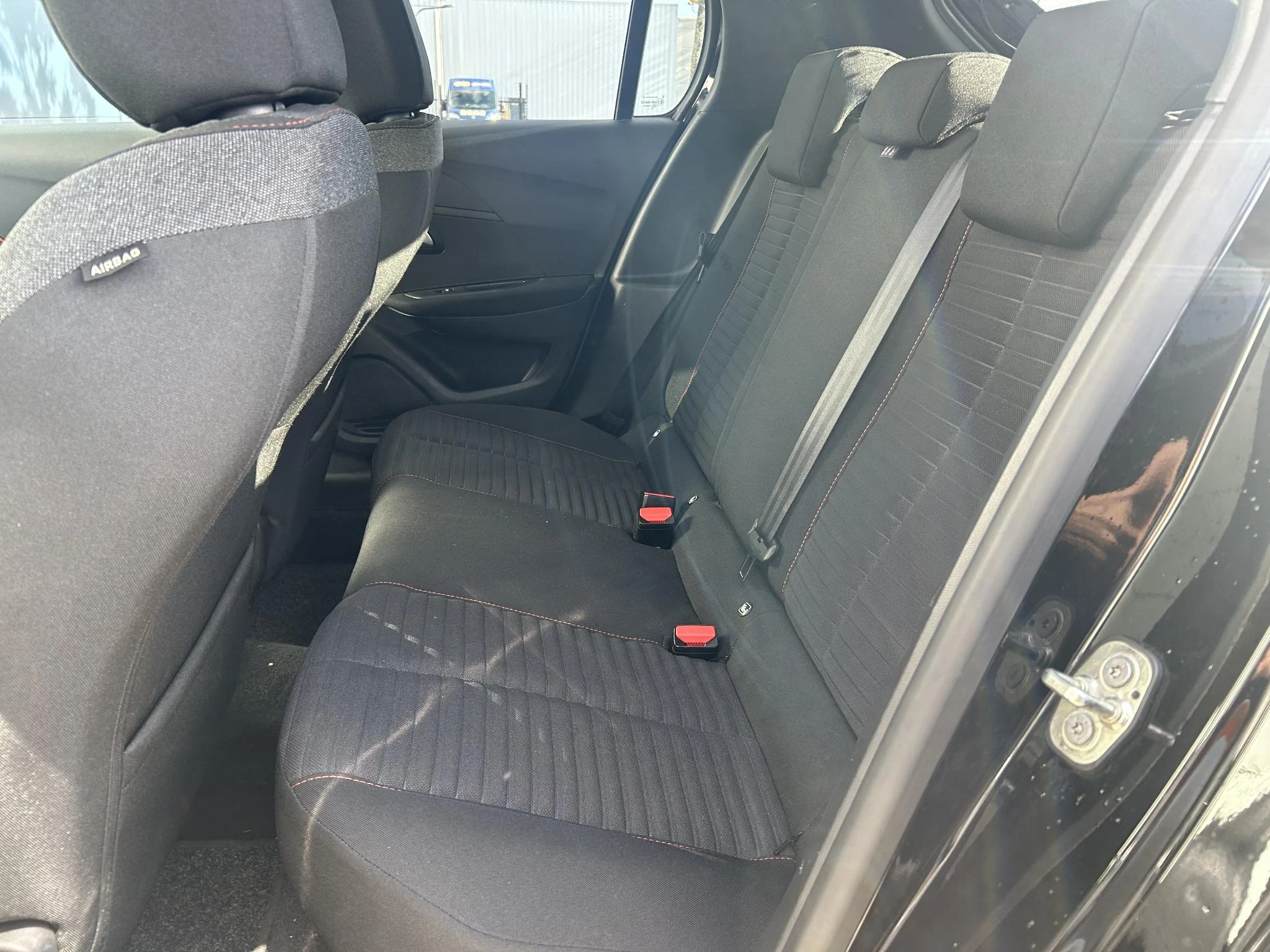 Peugeot-208-image-21