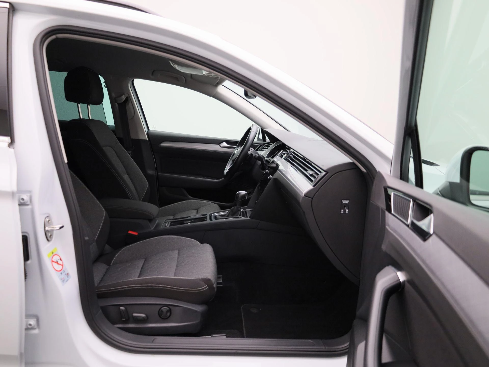 Volkswagen-Passat-image-39