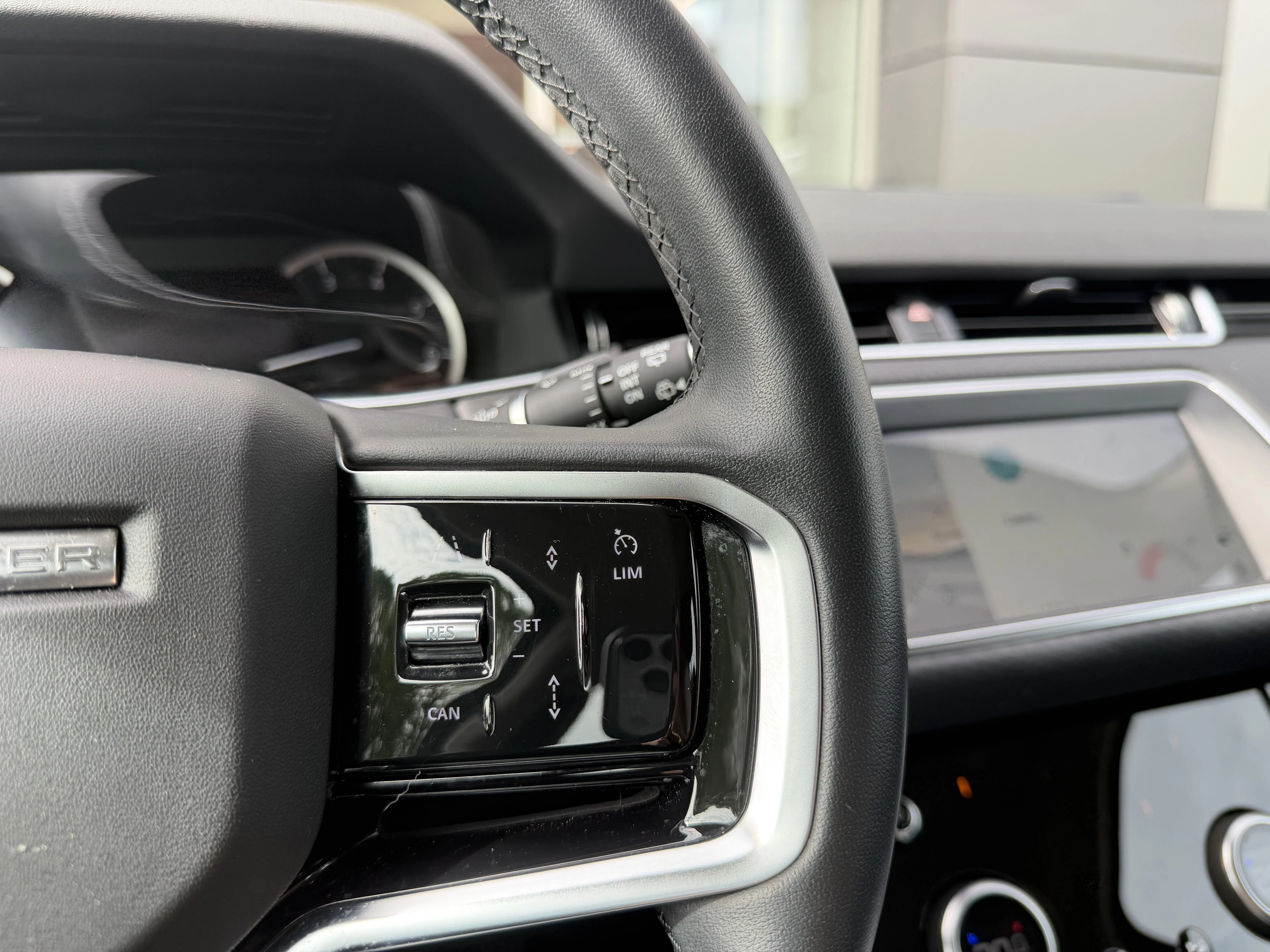 Land Rover Range Rover Evoque P160 S FWD Auto. 23MY