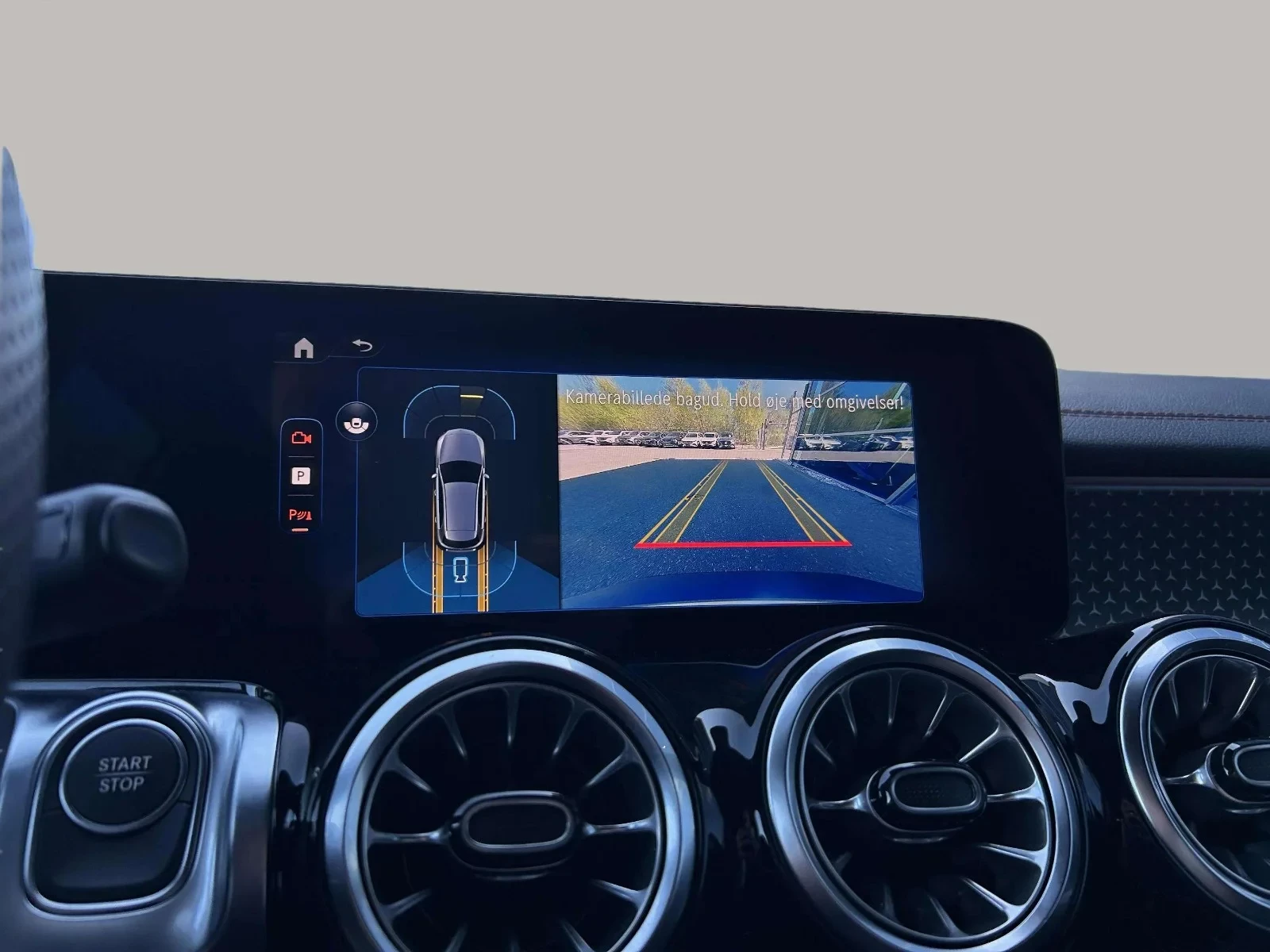 Mercedes-Benz-EQB-image-15