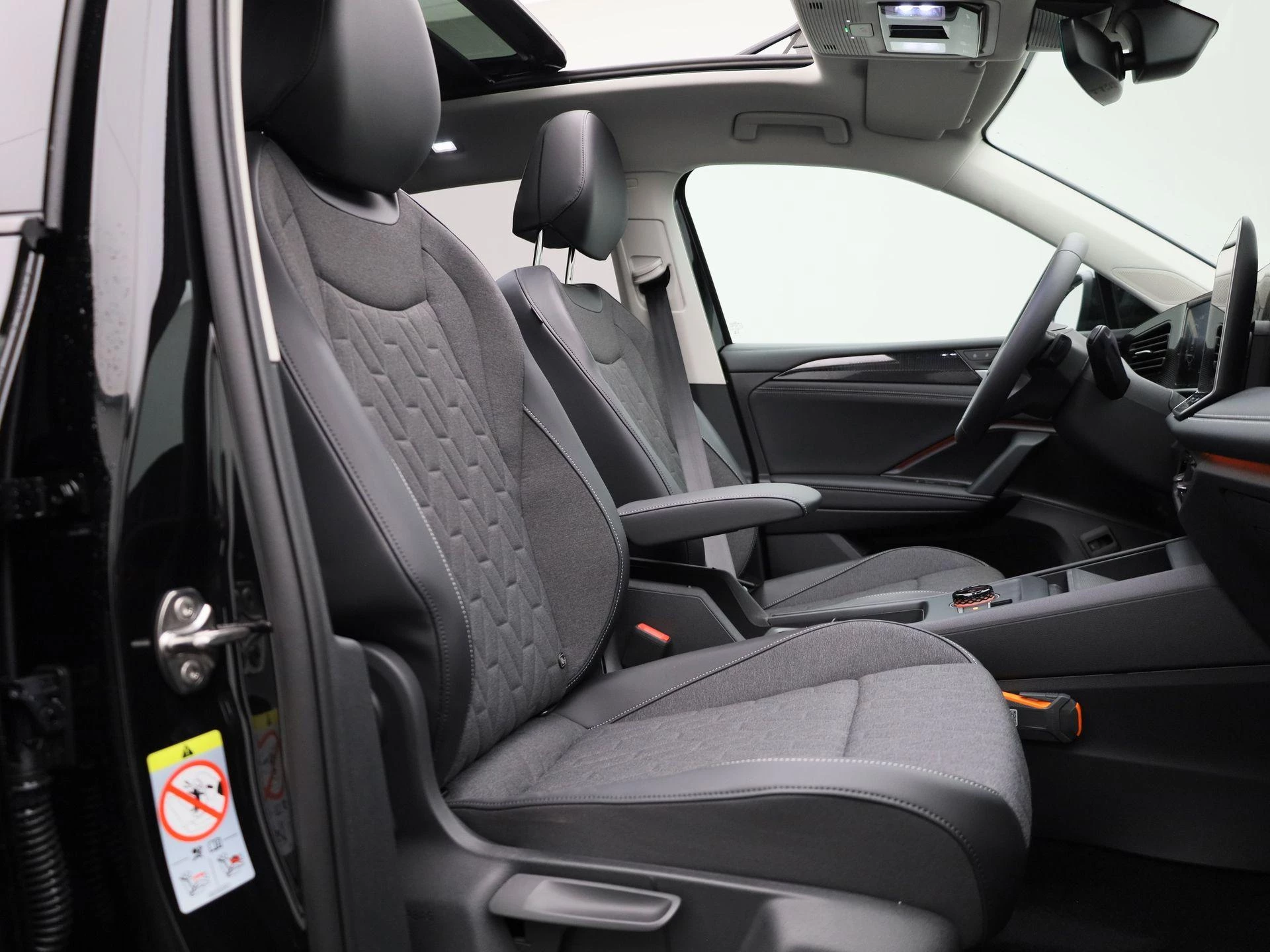 Volkswagen-Tiguan-image-37