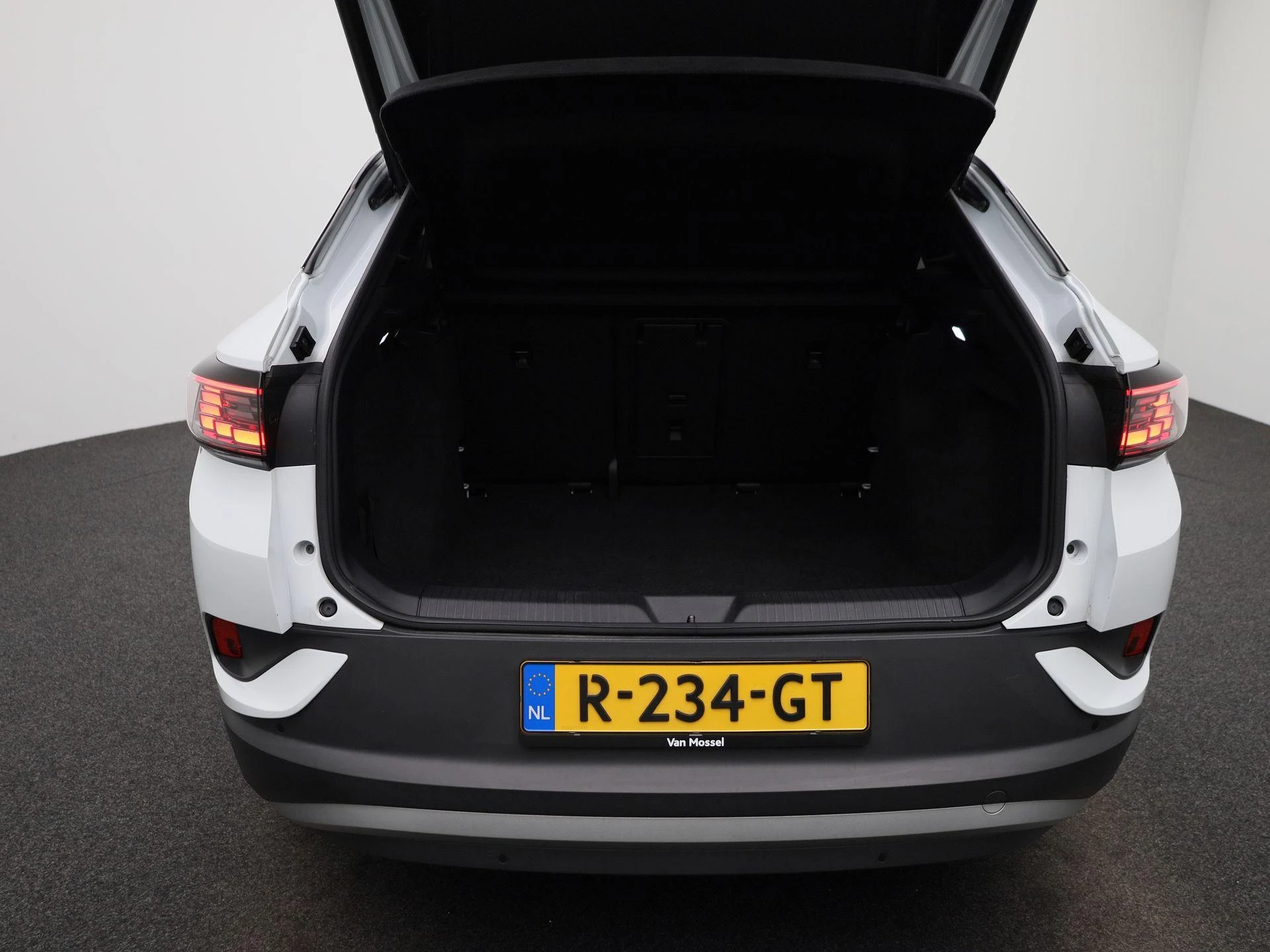 Volkswagen-ID.4-image-12