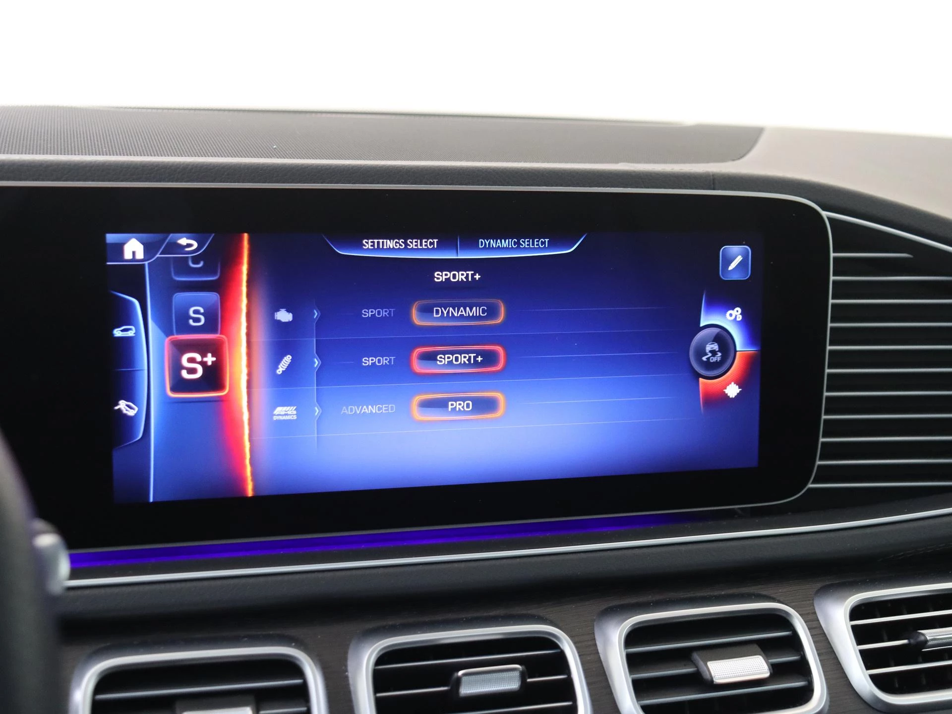 Mercedes-Benz-GLE-image-25