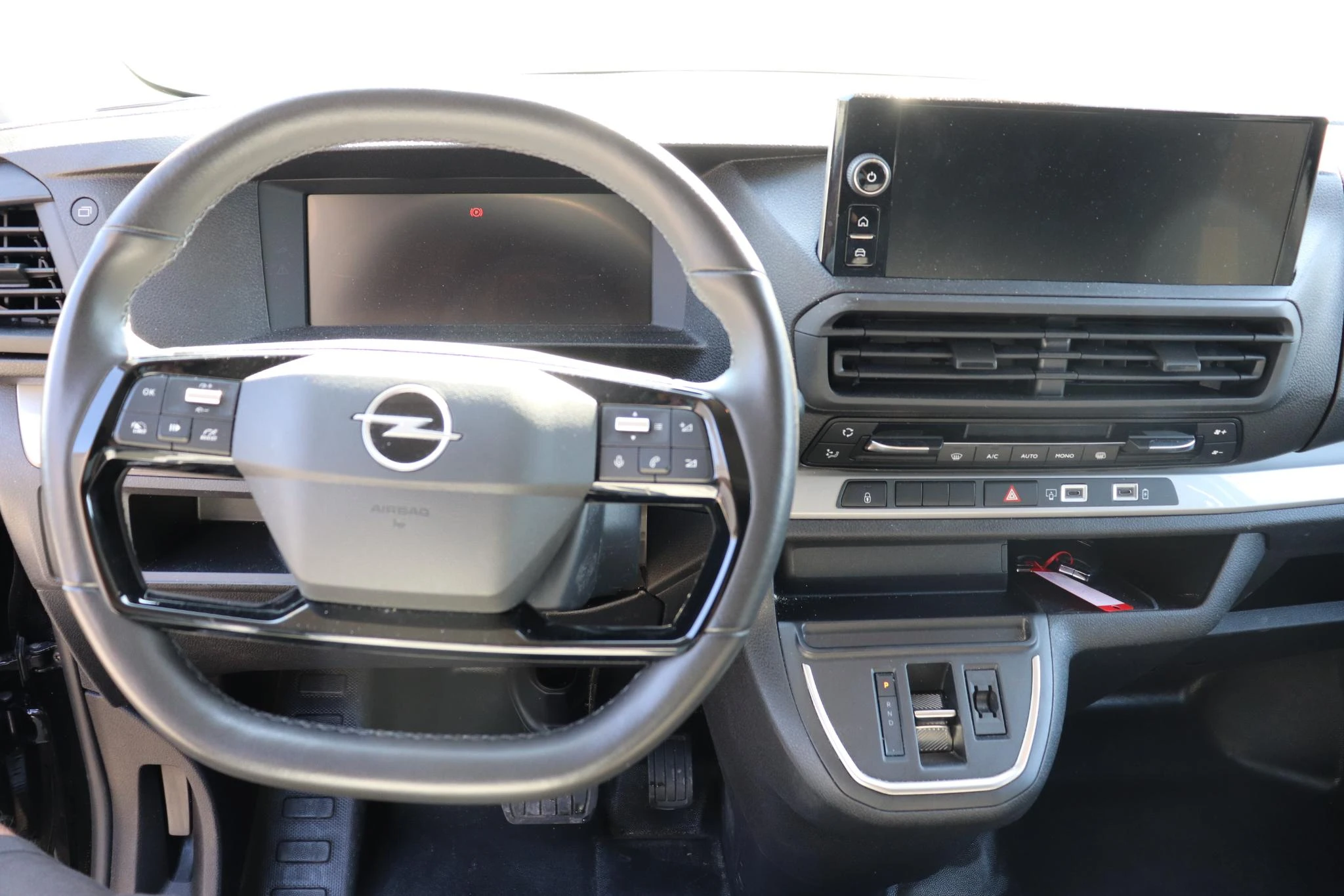 Opel Vivaro 2.0 BlueHDi 180 S&S EAT8 €6.4 L3H1