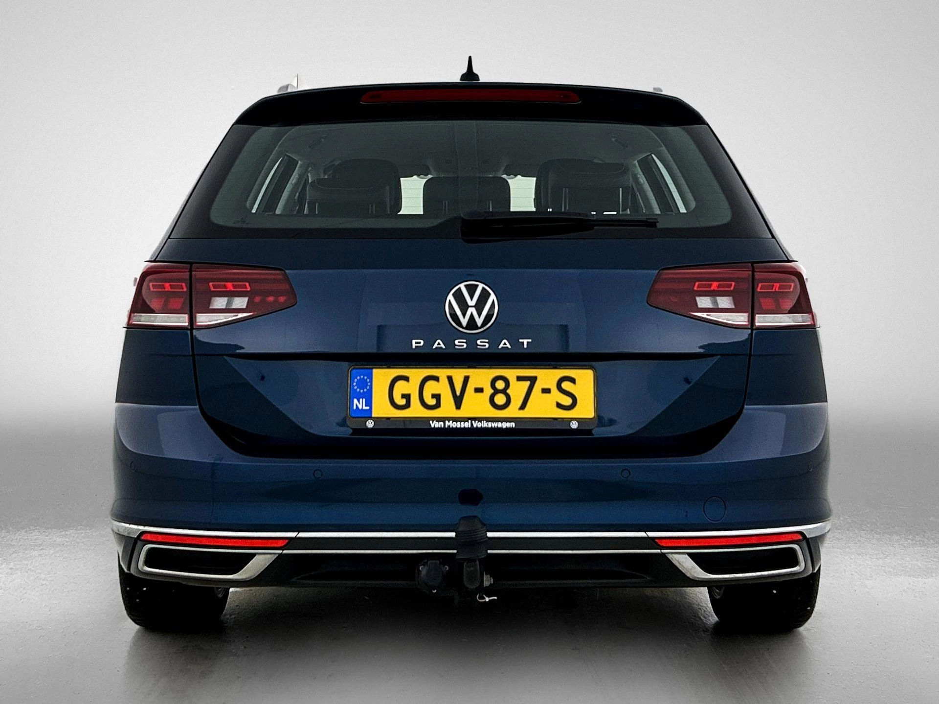 Volkswagen-Passat-image-2