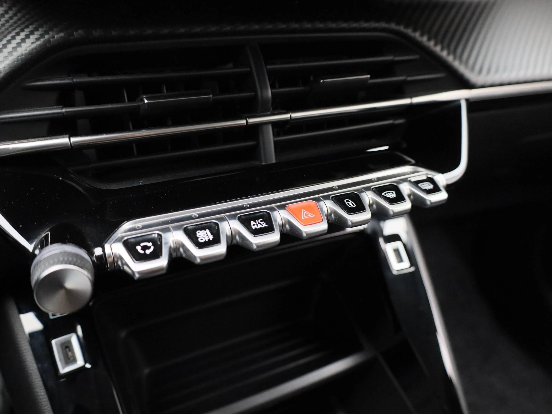 Peugeot-208-image-20