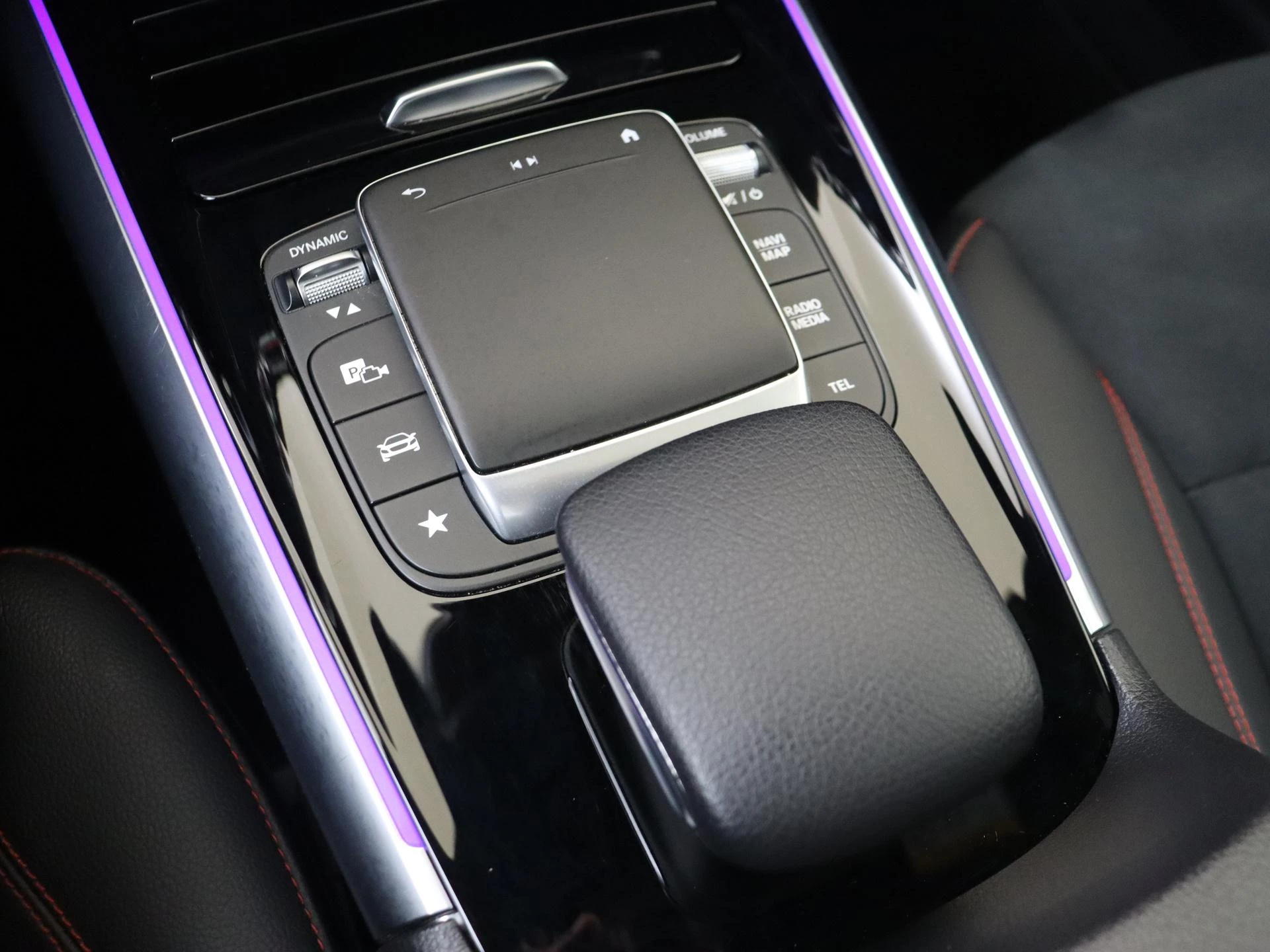 Mercedes-Benz-B-Klasse-image-23