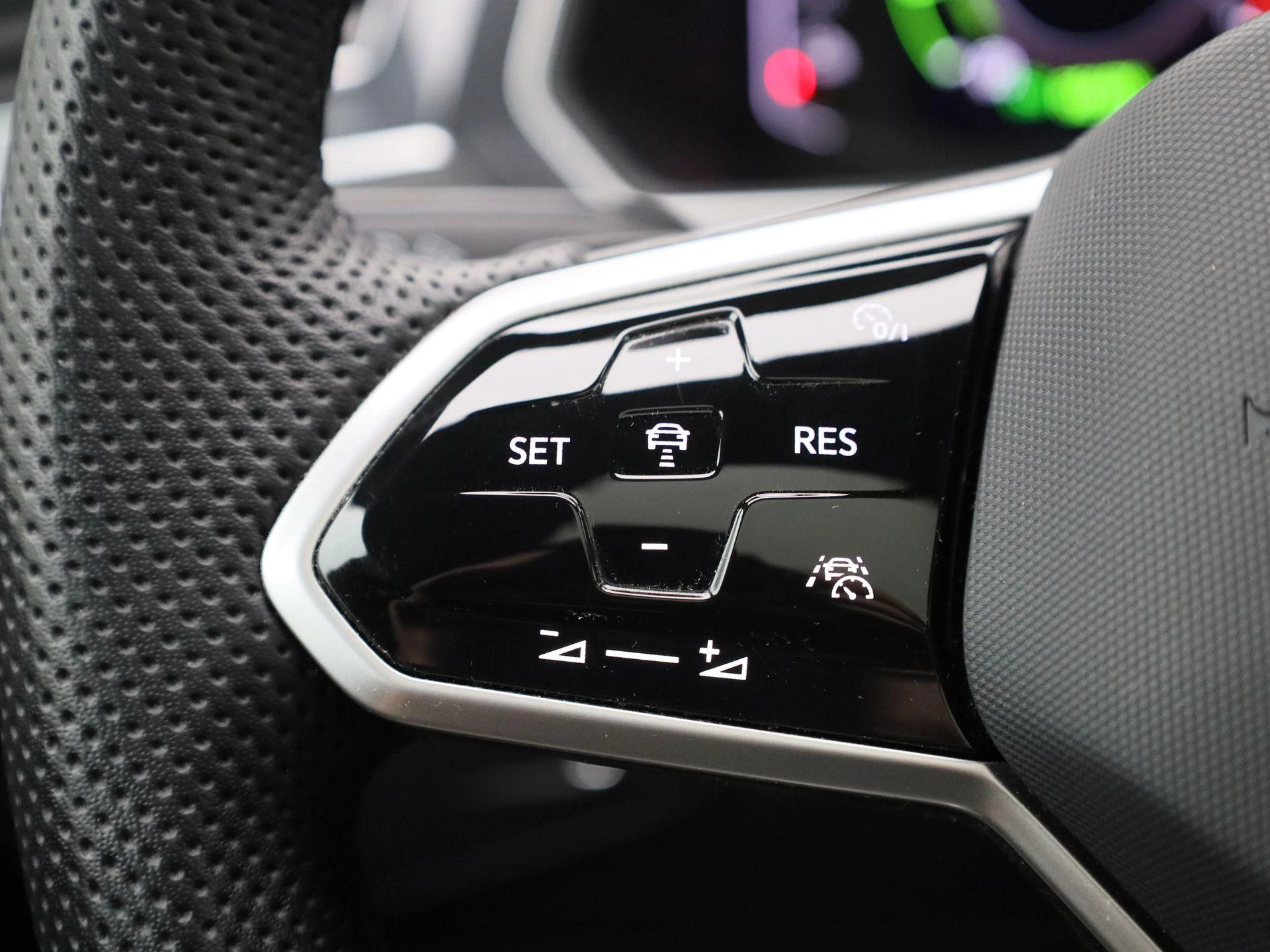 Volkswagen Tiguan 1.4 TSI eHybrid R-Line Business+ 245 PK|