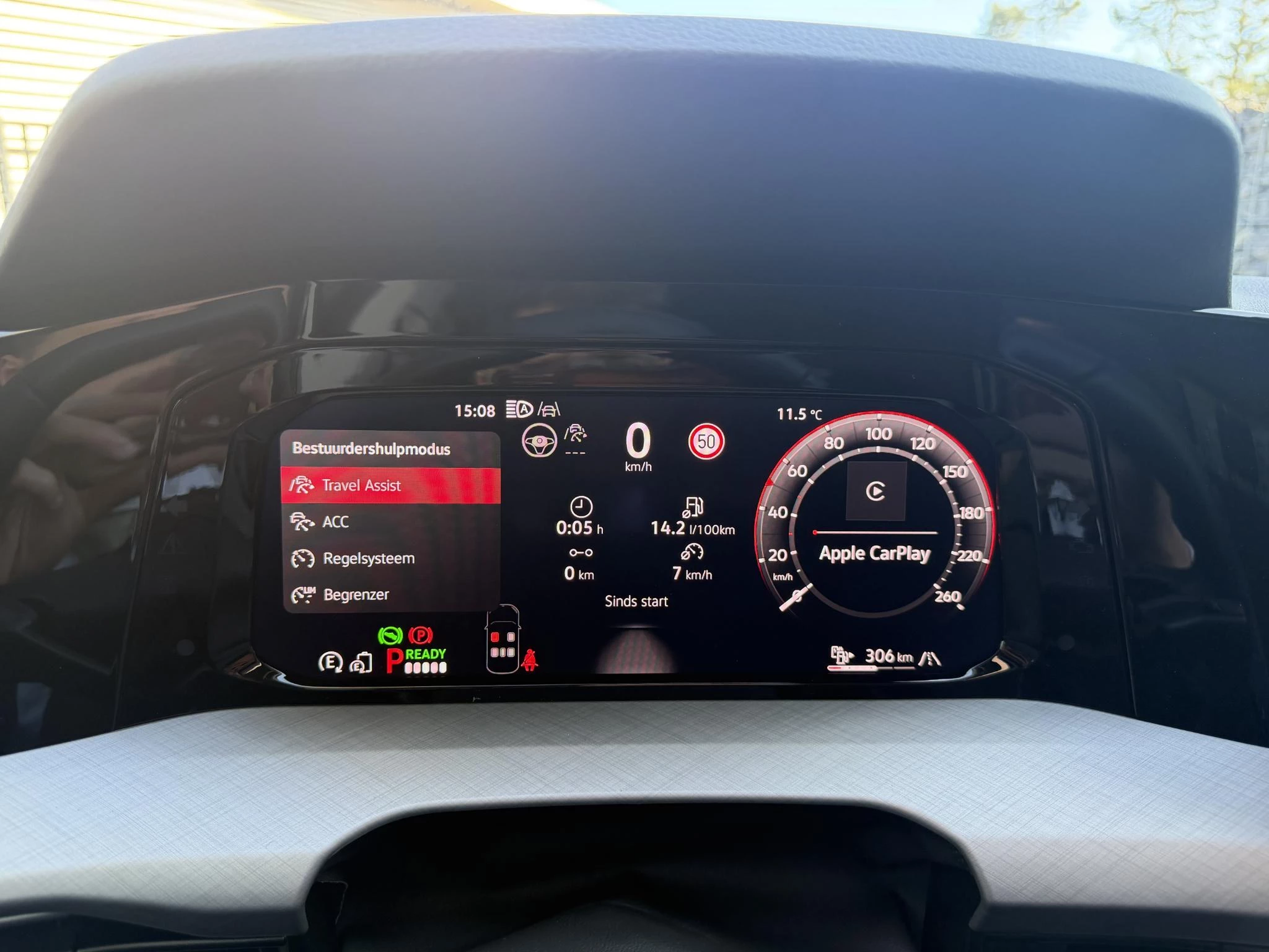 Volkswagen-Golf-image-13