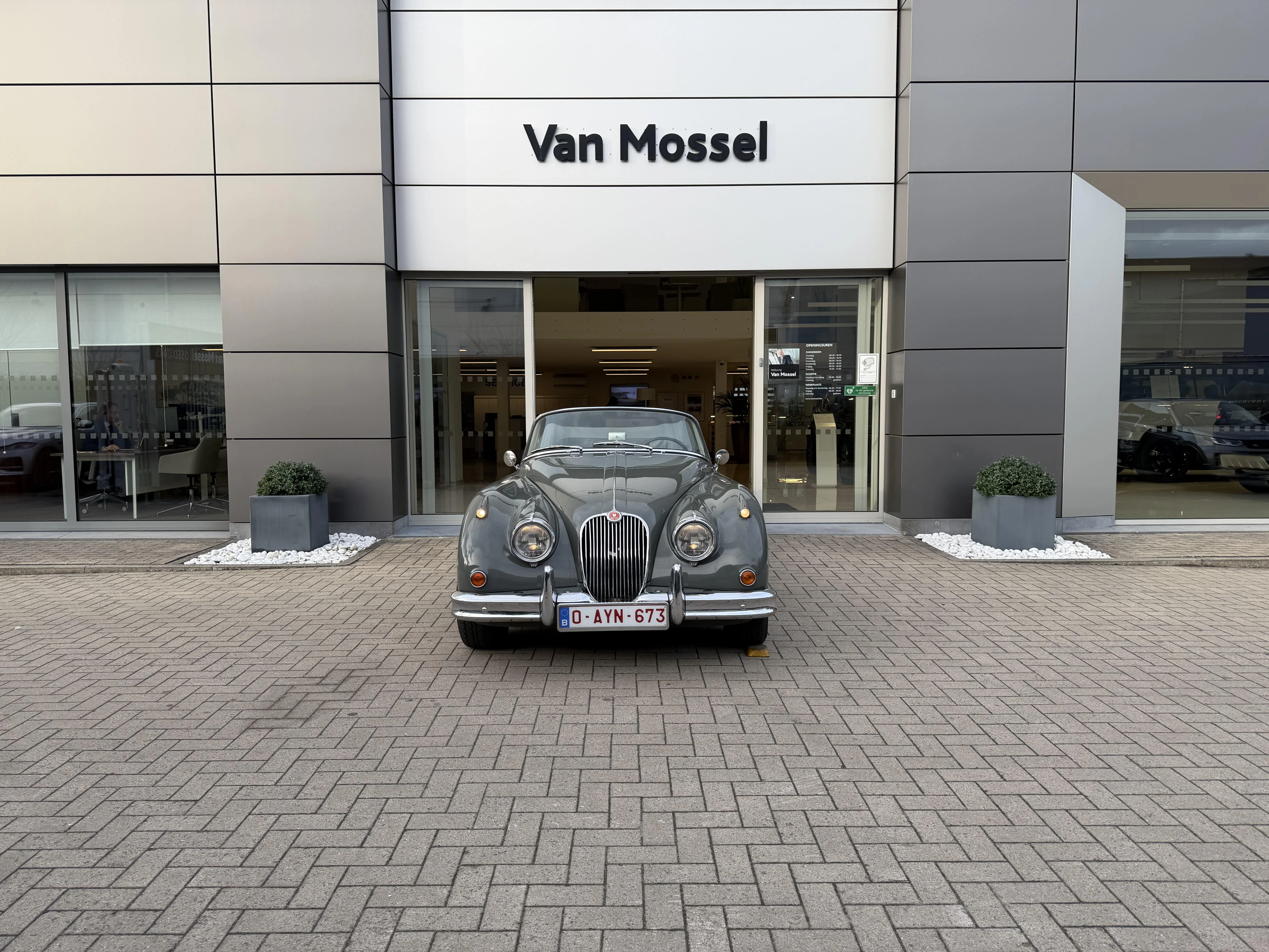 Jaguar-XK-image-20