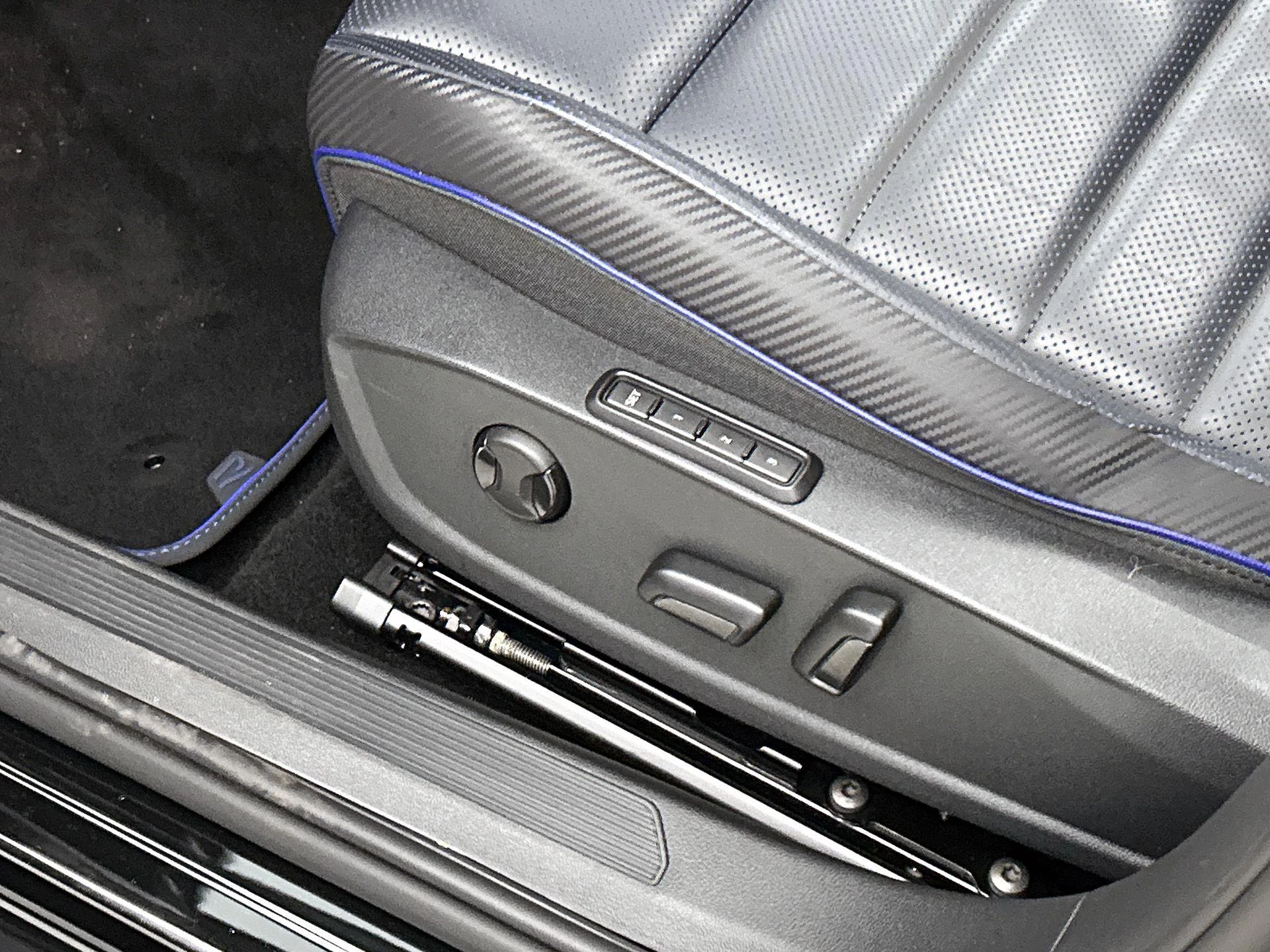 Volkswagen-Golf-image-24