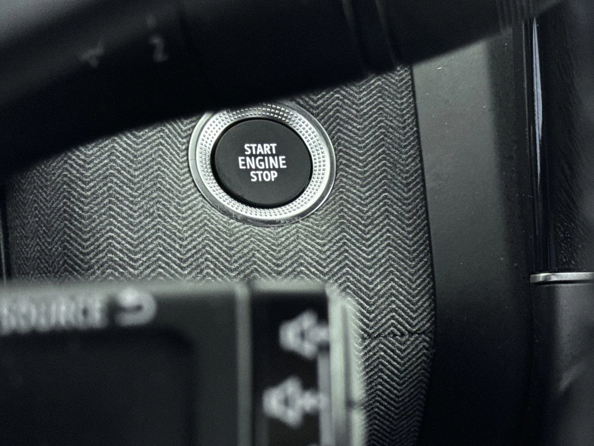 Renault-Clio-image-17