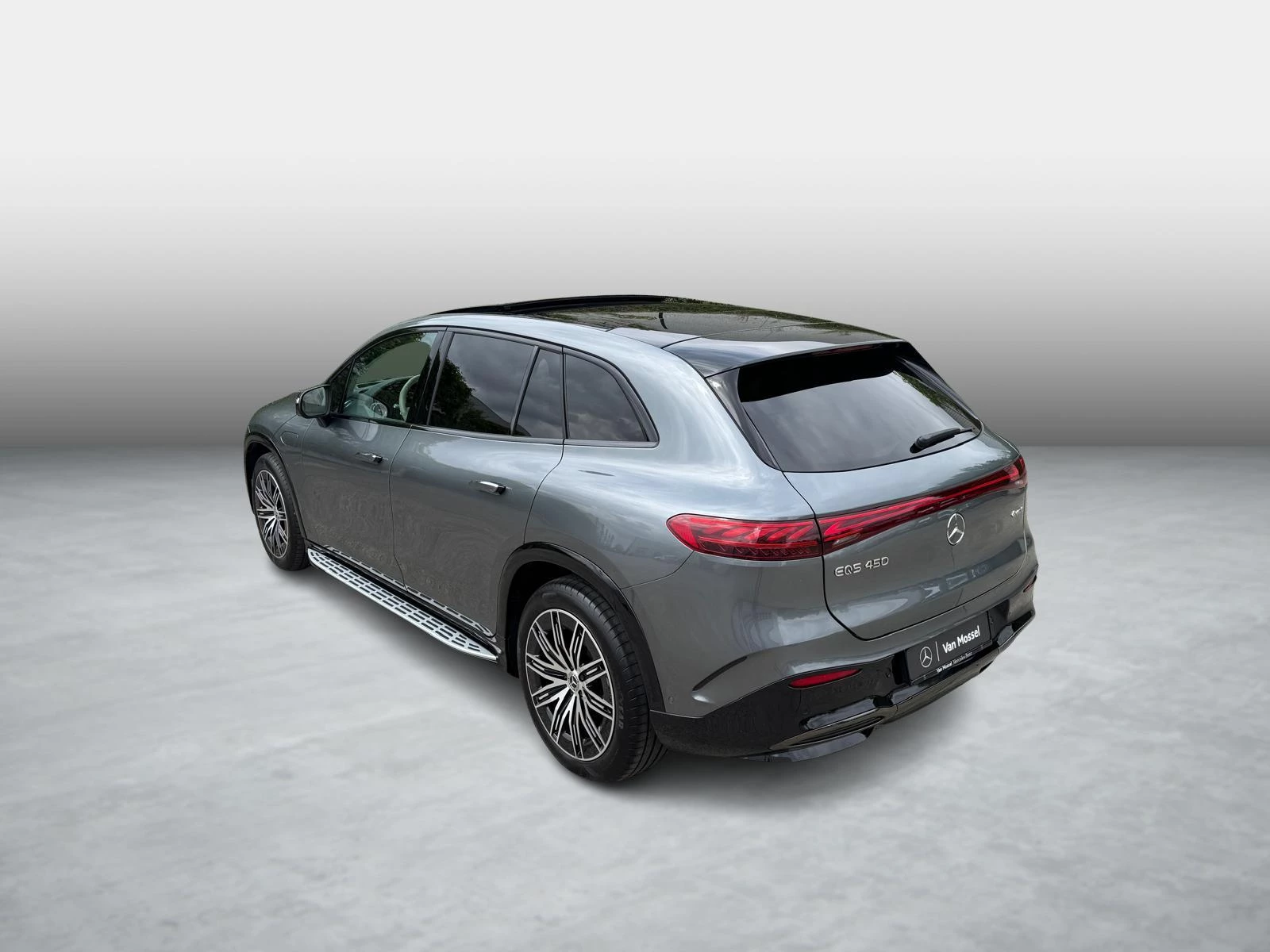 Mercedes-Benz-EQS-image-5