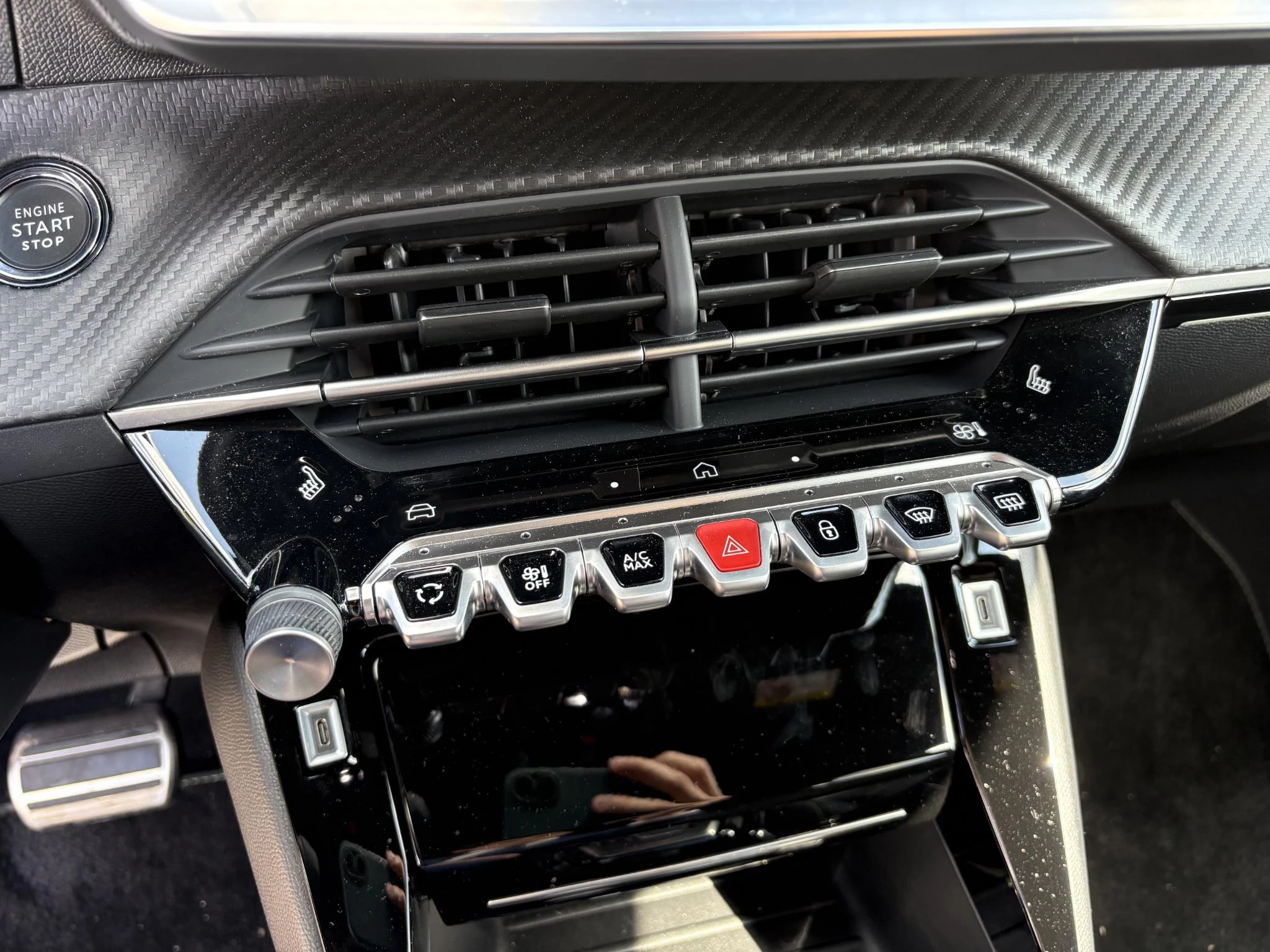Peugeot-208-image-12