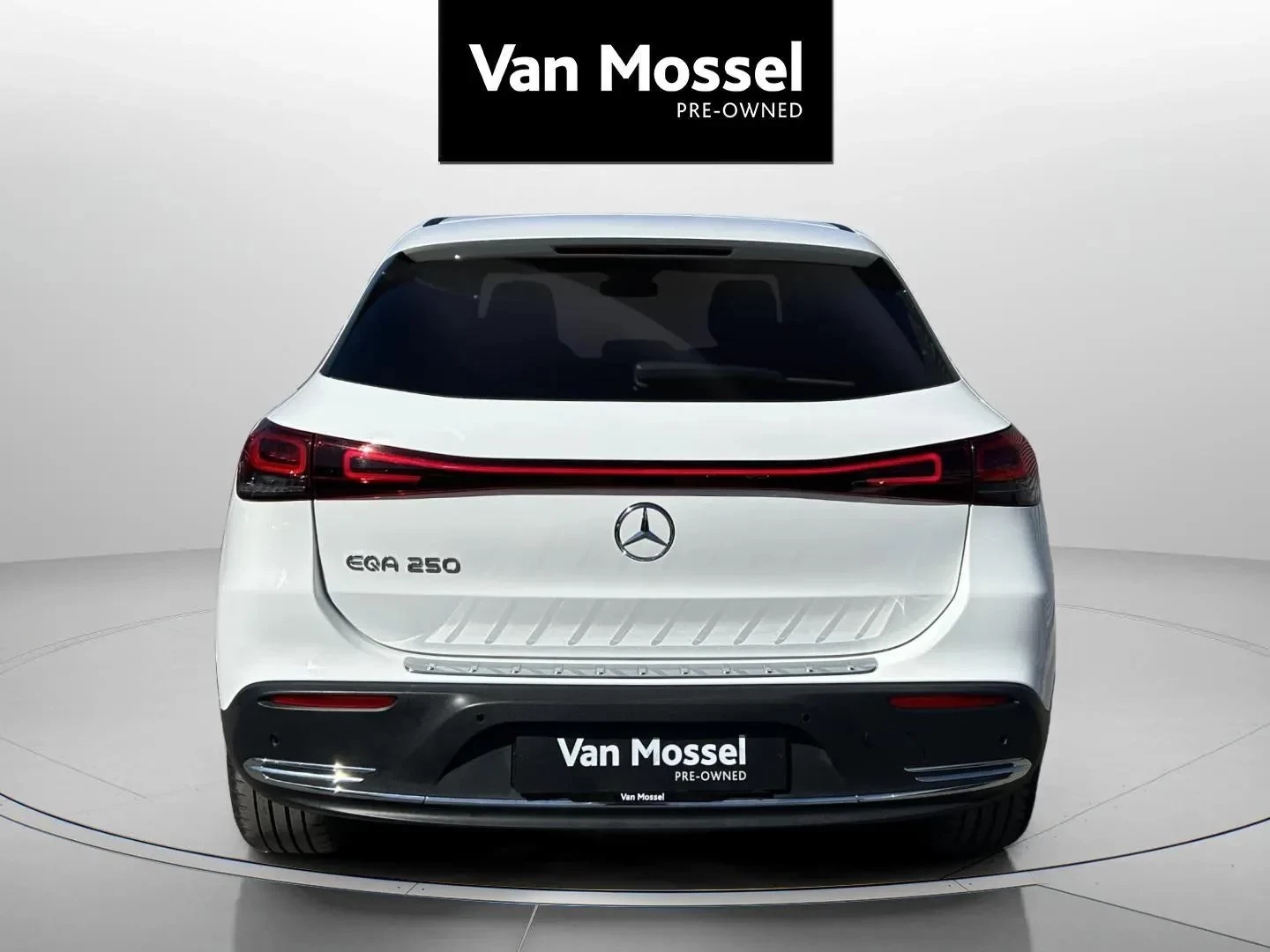 Mercedes-Benz-EQA-image-5