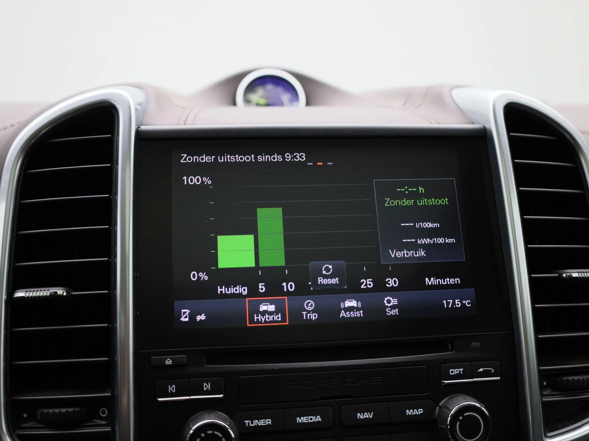 Porsche-Cayenne-image-32