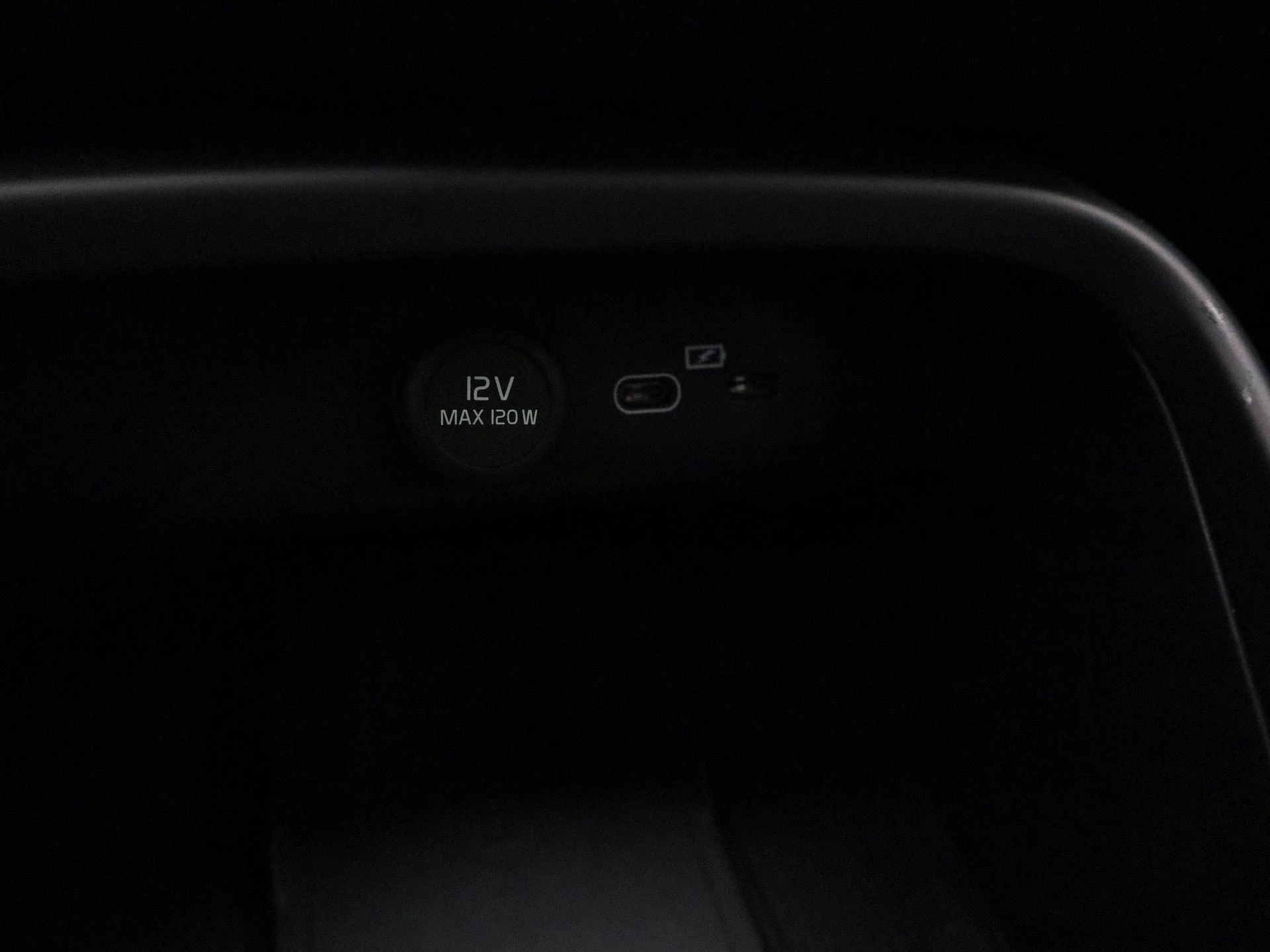 Volvo-C40-image-26