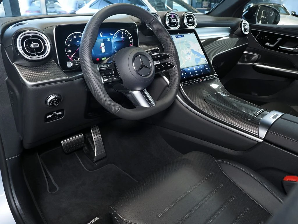 Mercedes-Benz-GLC 300 de-image-5