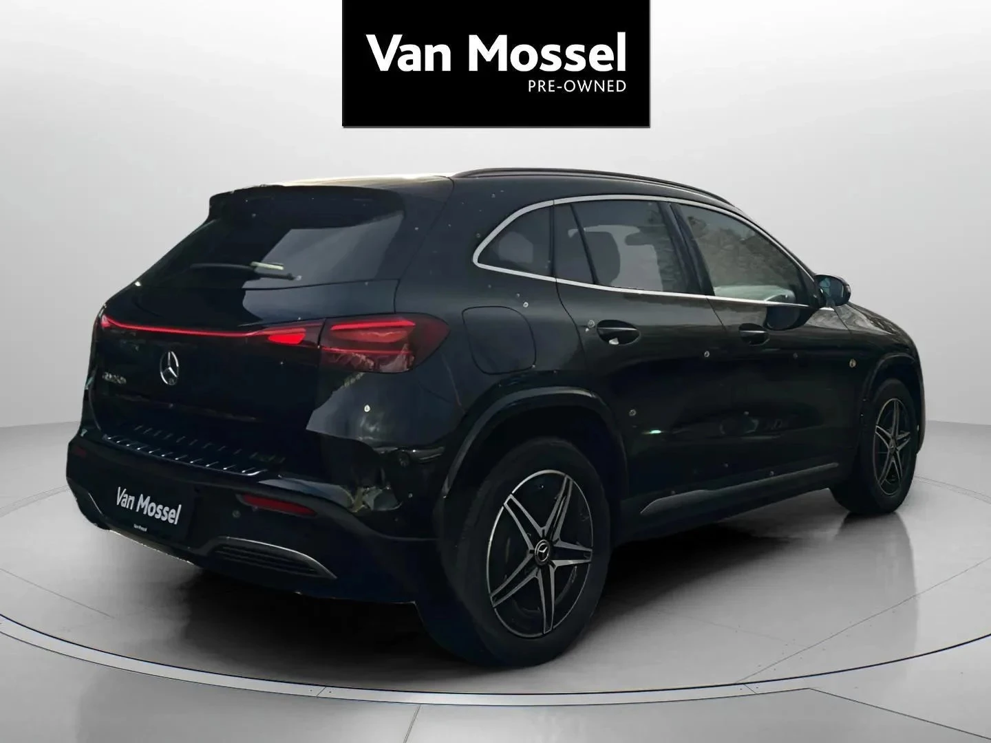 Mercedes-Benz-EQA-image-3