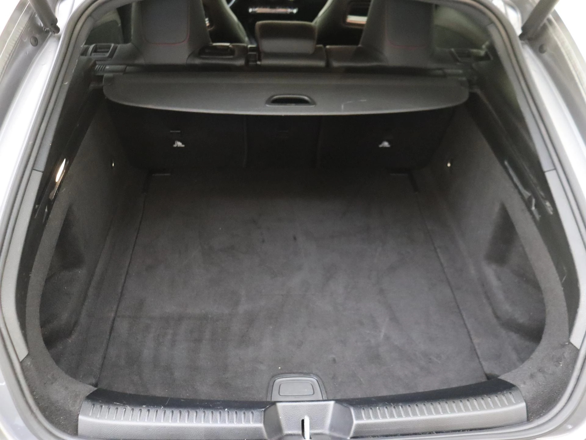 Mercedes-Benz-CLA-image-27