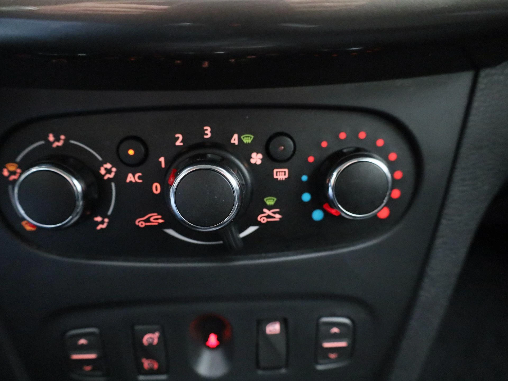 Dacia-Sandero Stepway-image-17