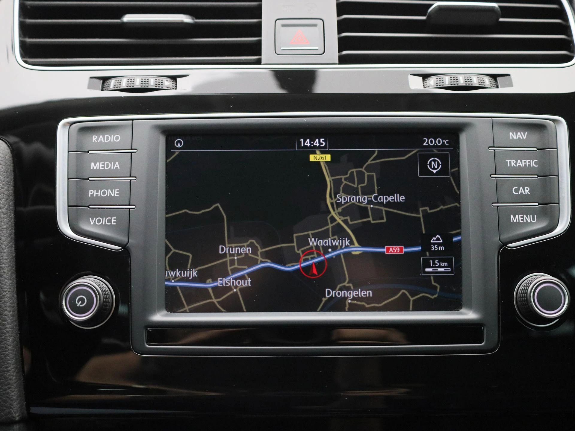 Volkswagen-Golf-image-15