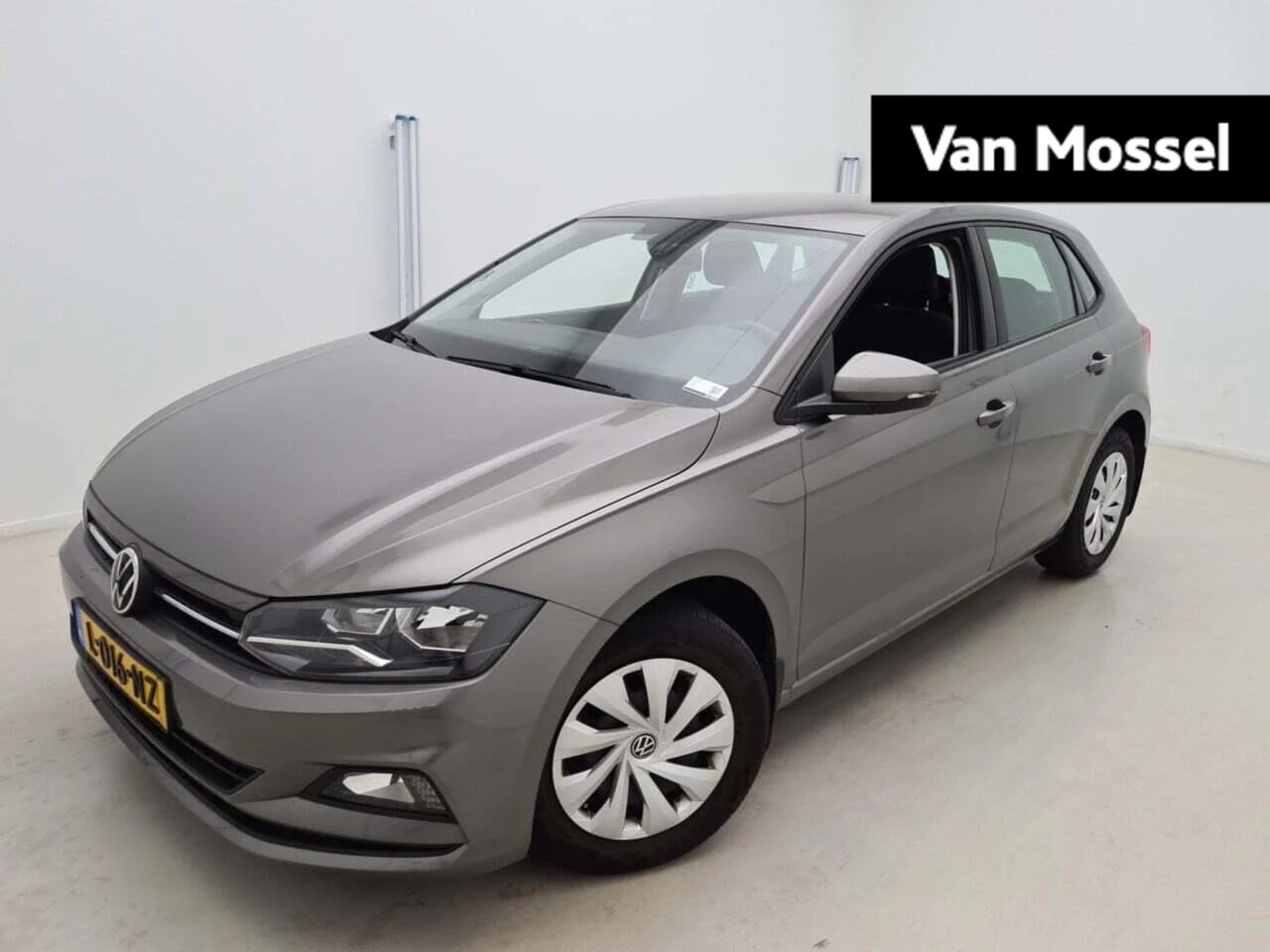 Volkswagen-Polo-image-0