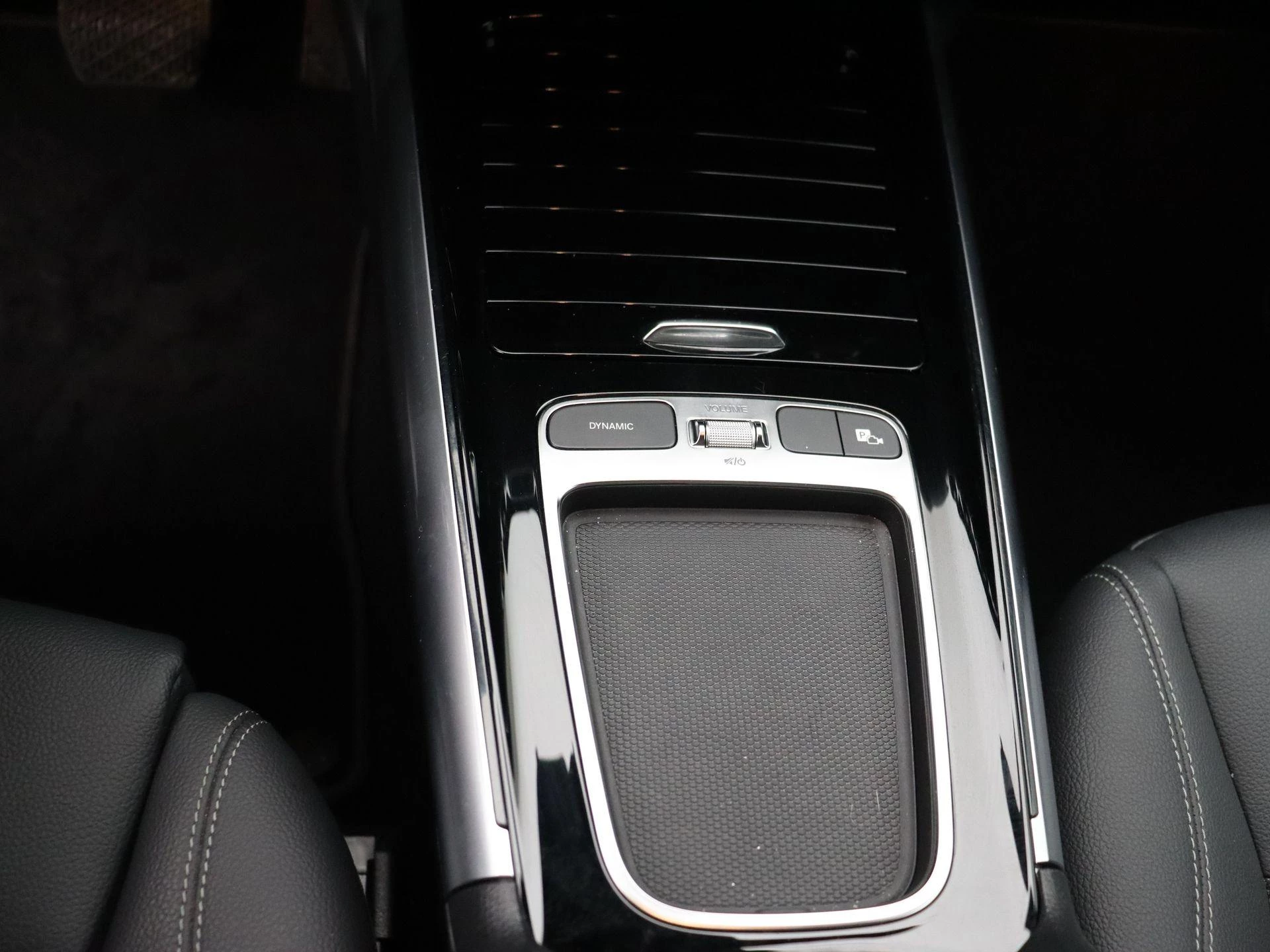 Mercedes-Benz B-Klasse 180 d Business Line + CARPLAY + LED + CAMERA +