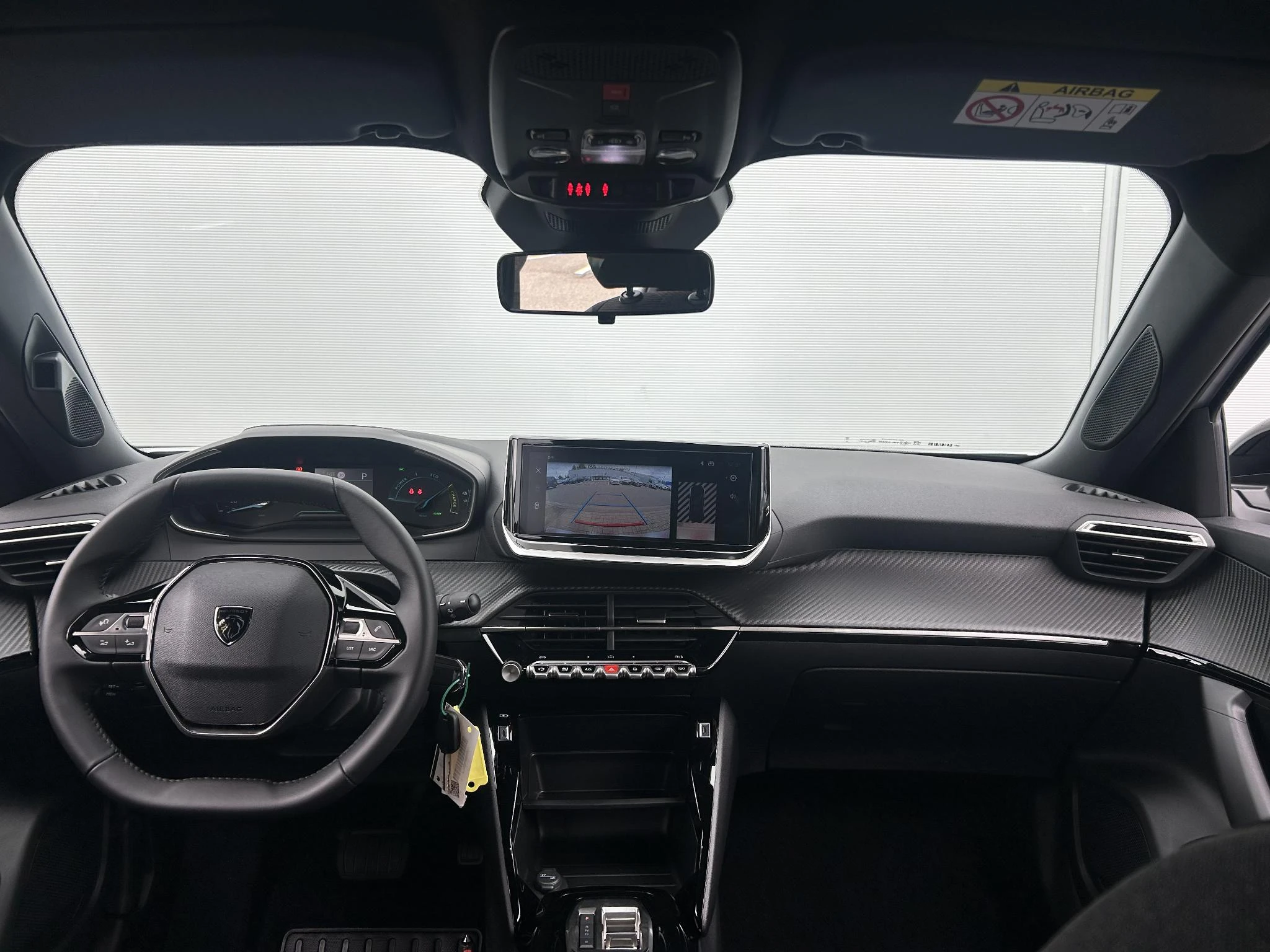 Peugeot-e-2008-image-9