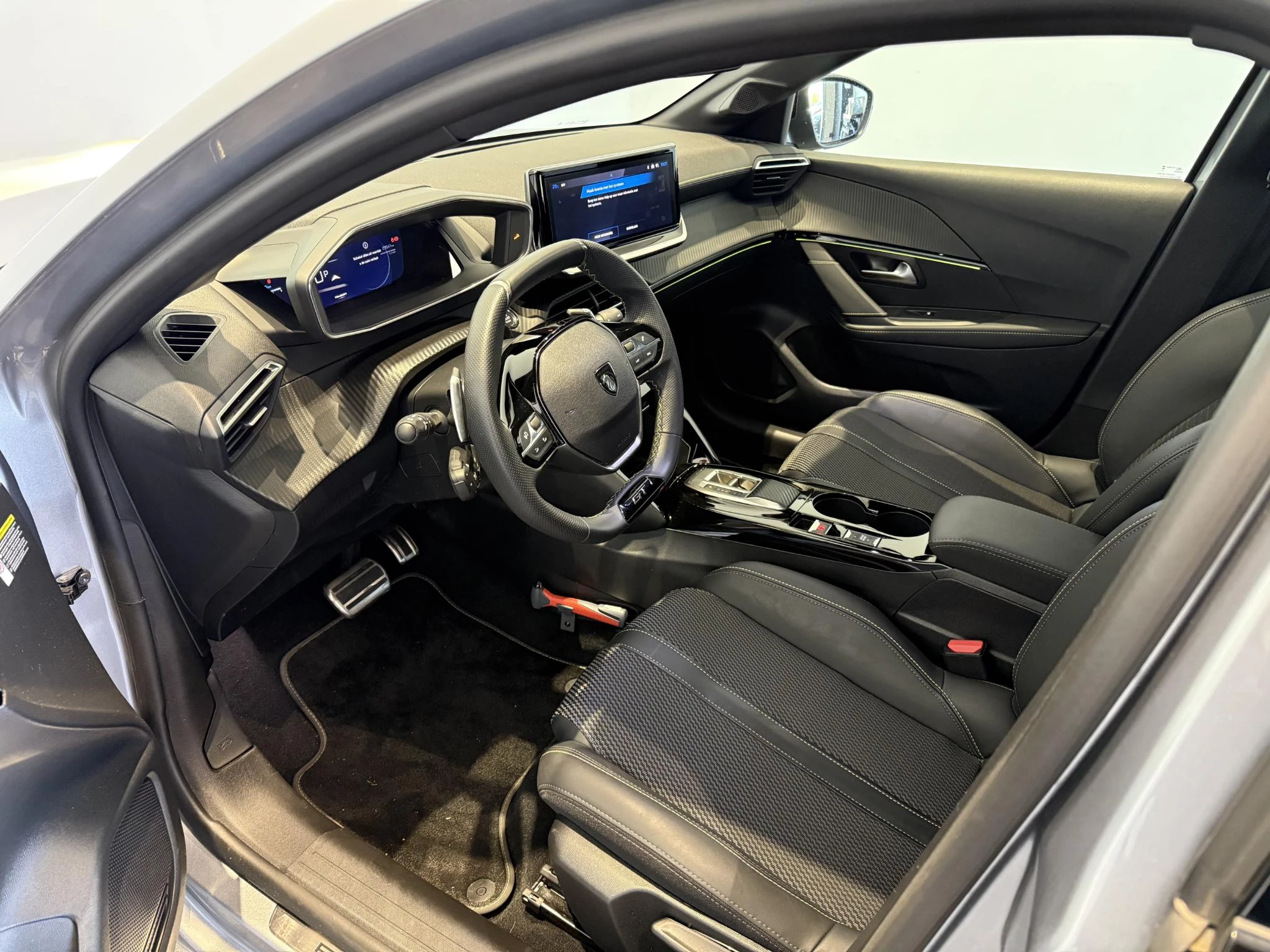 Peugeot 208 1.2 Hybrid 145 e-DCS6 GT