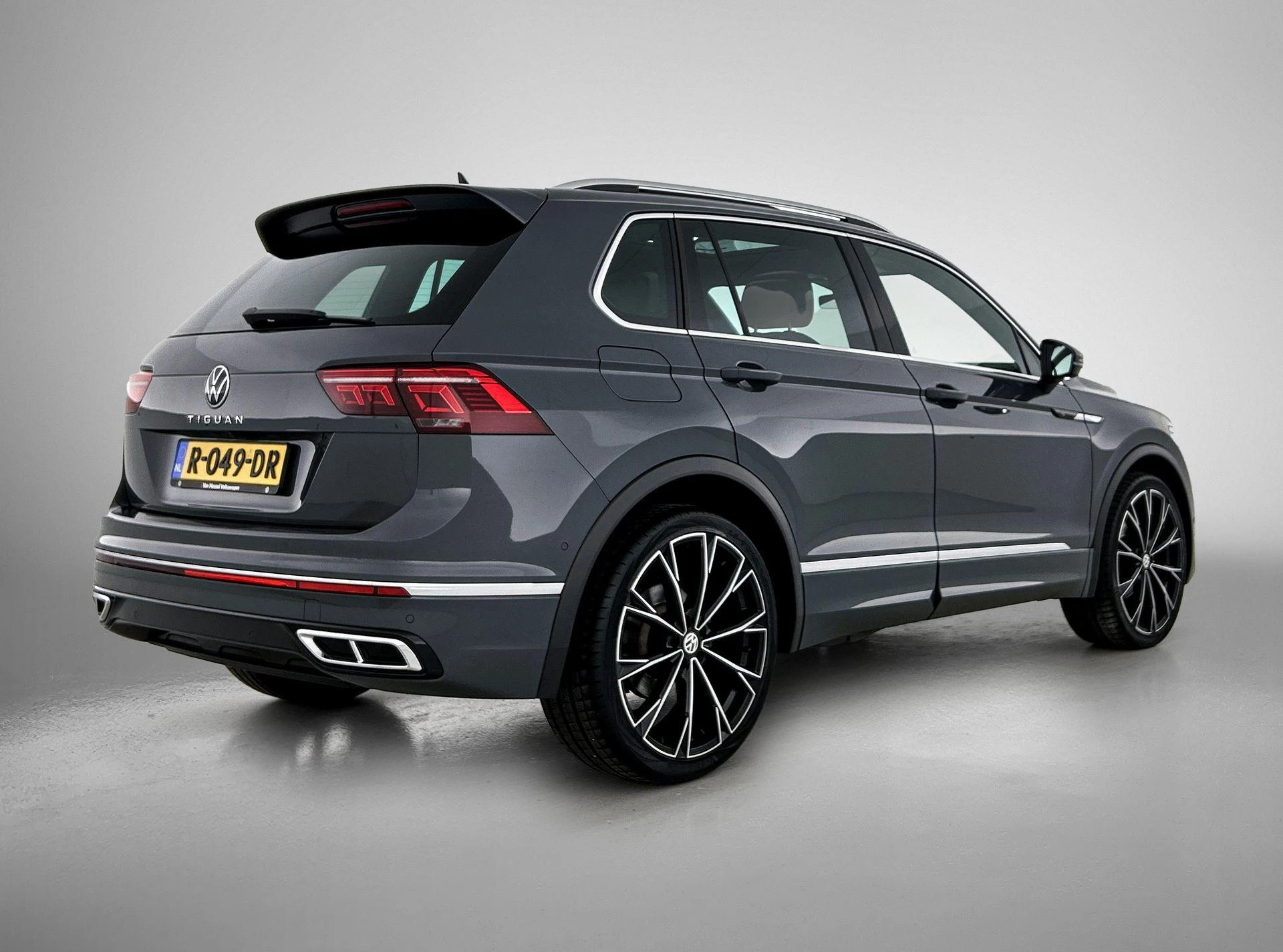 Volkswagen-Tiguan-image-3