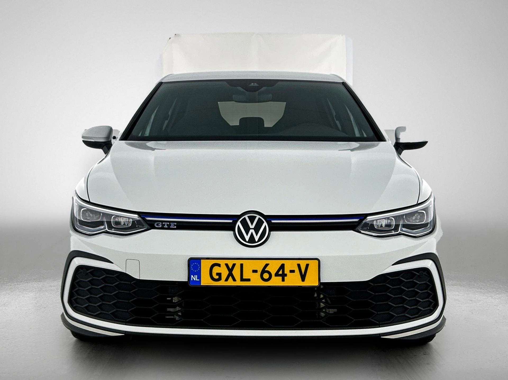 Volkswagen-Golf-image-4