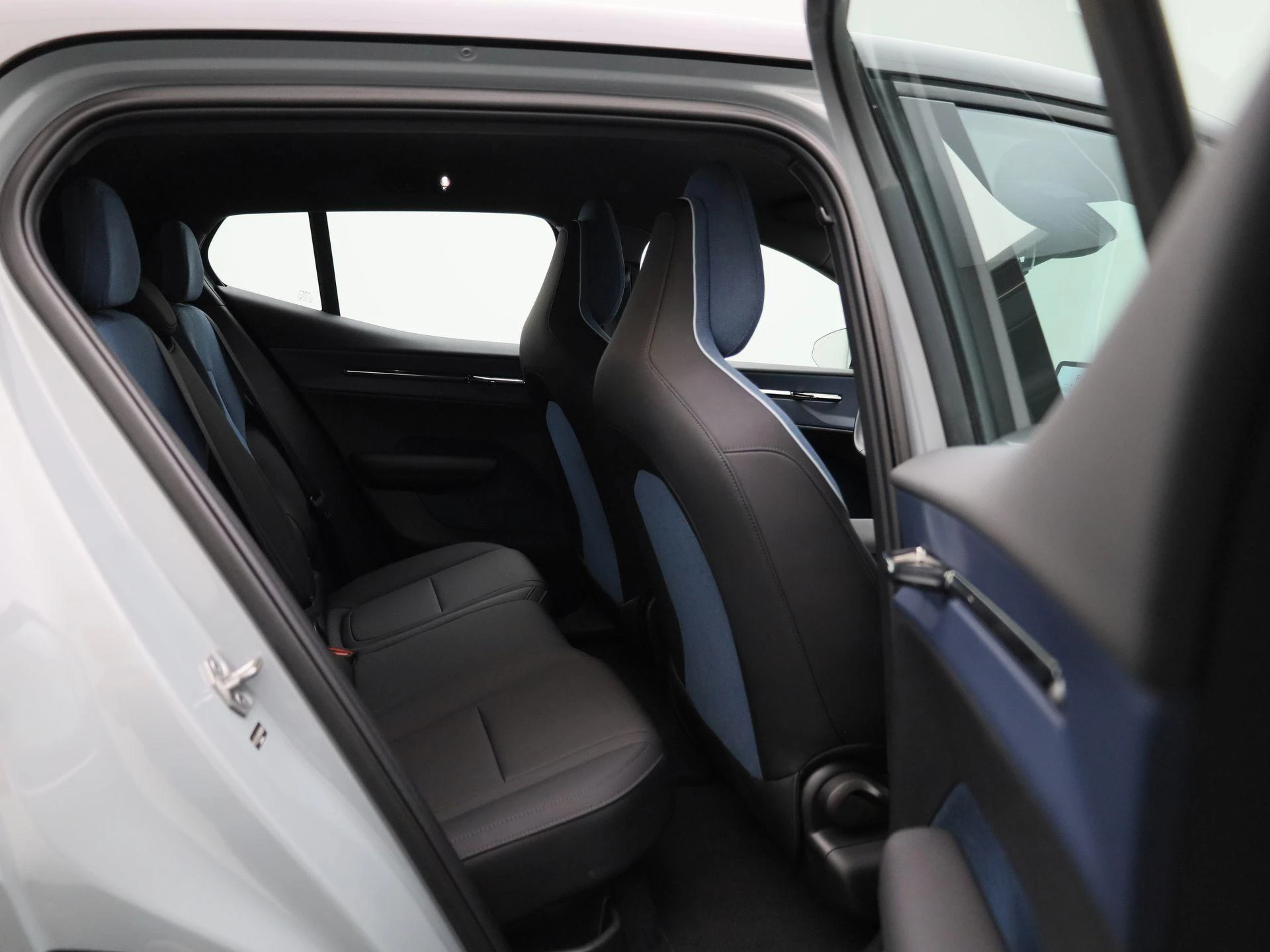 Volvo-EX30-image-36