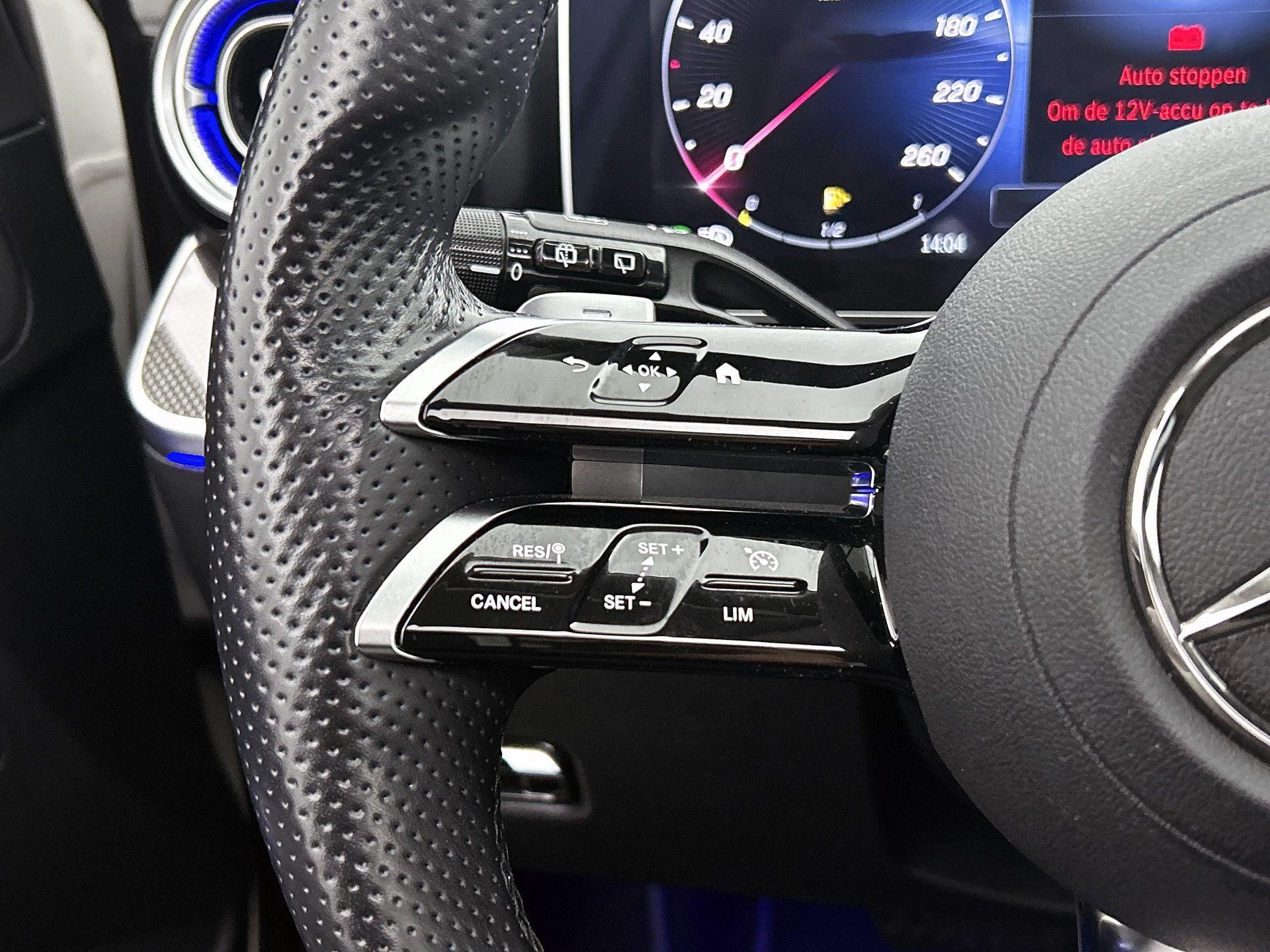 Mercedes-Benz-C-Klasse-image-5