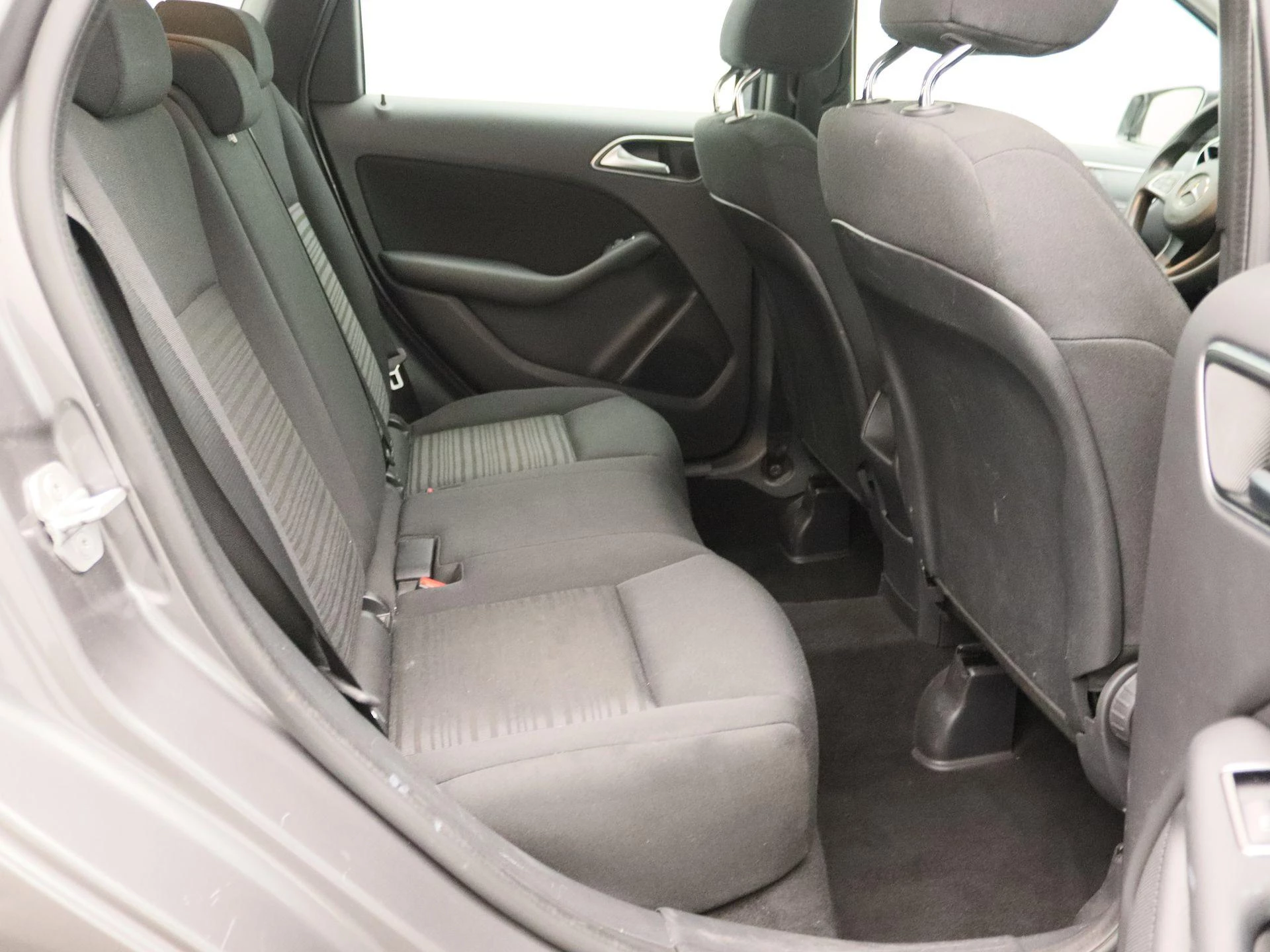 Mercedes-Benz-B-Klasse-image-24