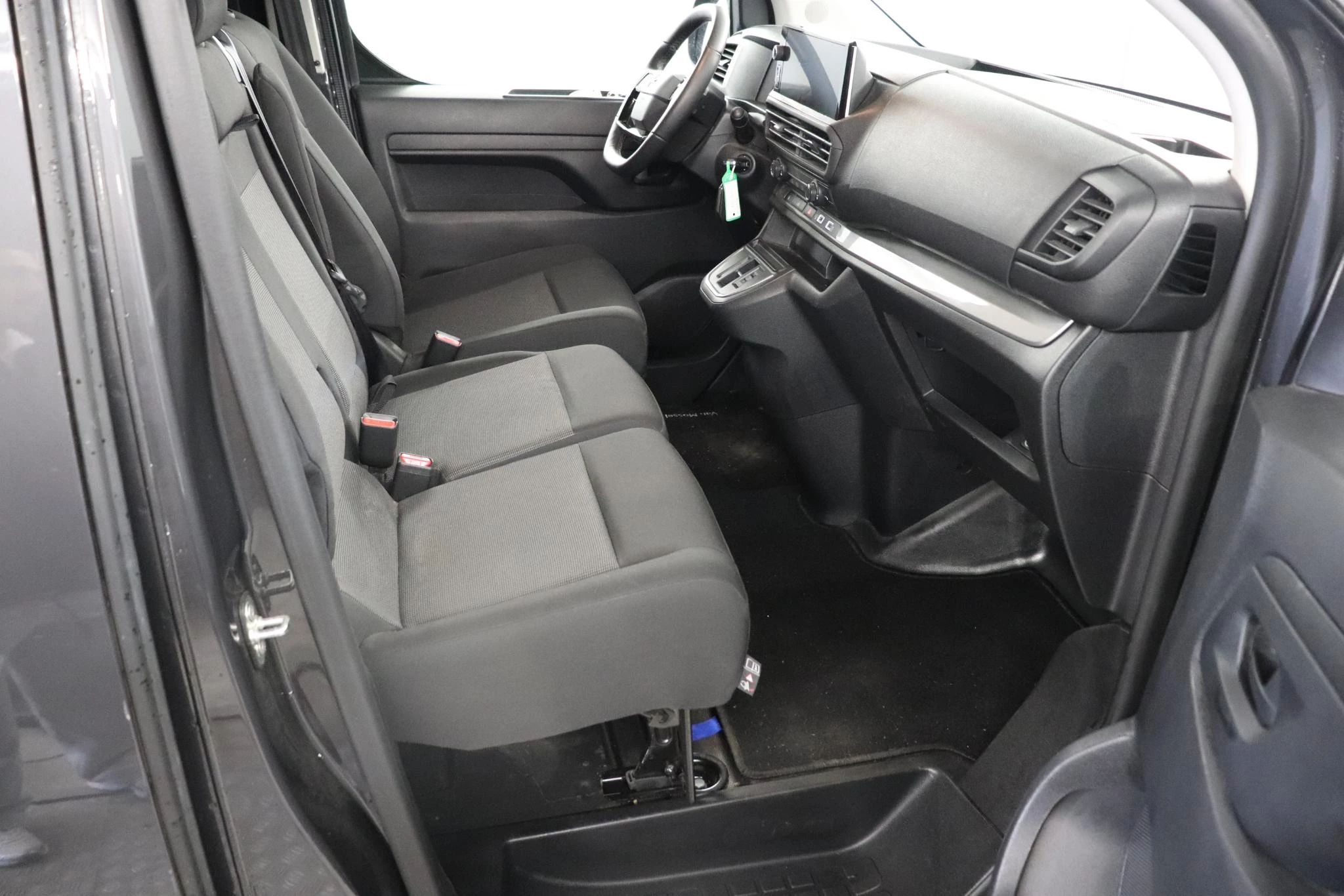 Opel-Vivaro-image-10