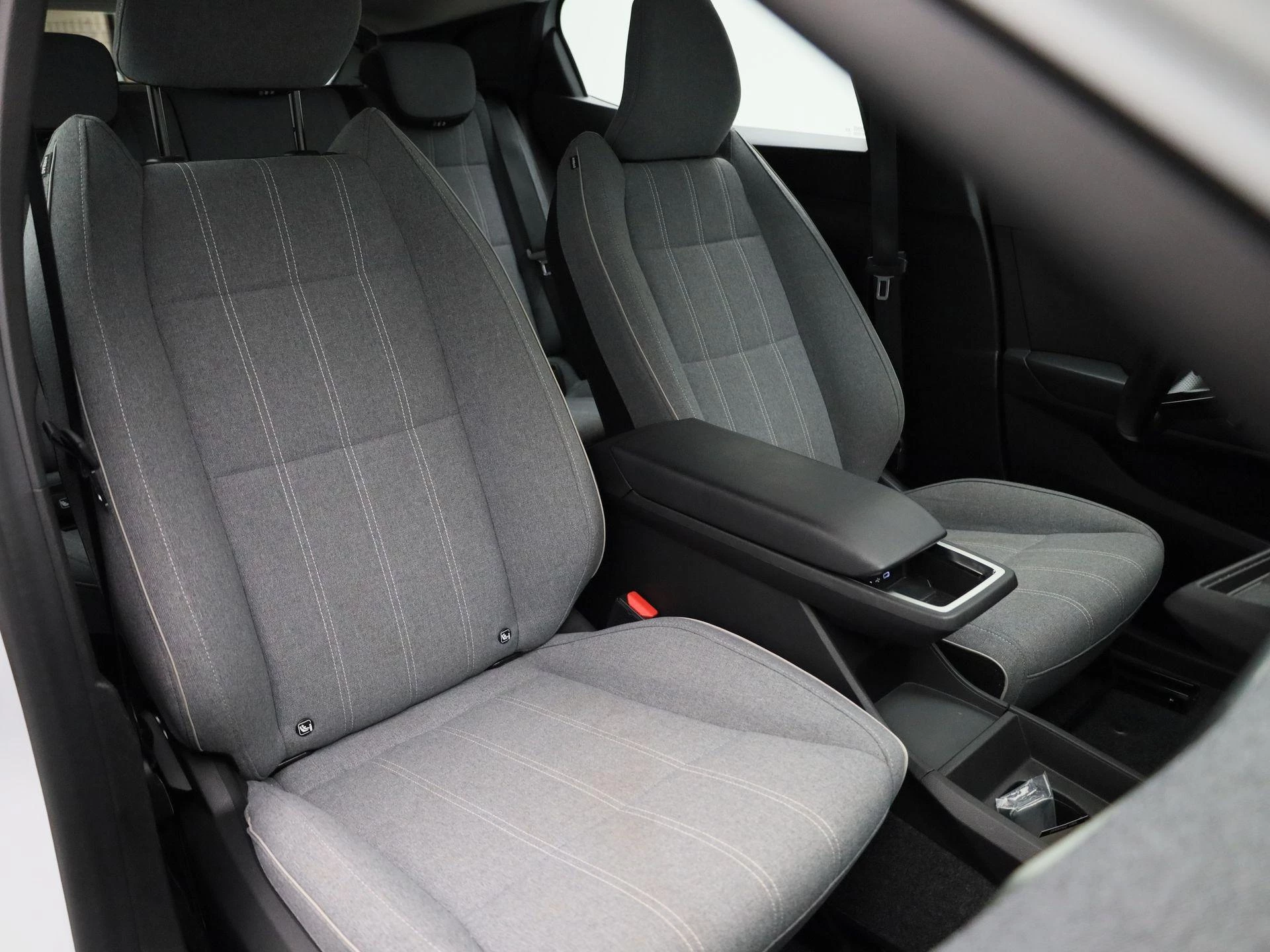 Renault-Megane E-Tech-image-38