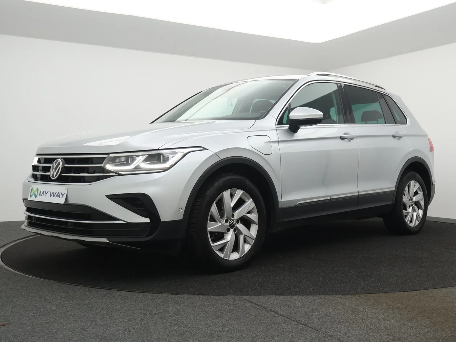 Volkswagen-Tiguan-image-0