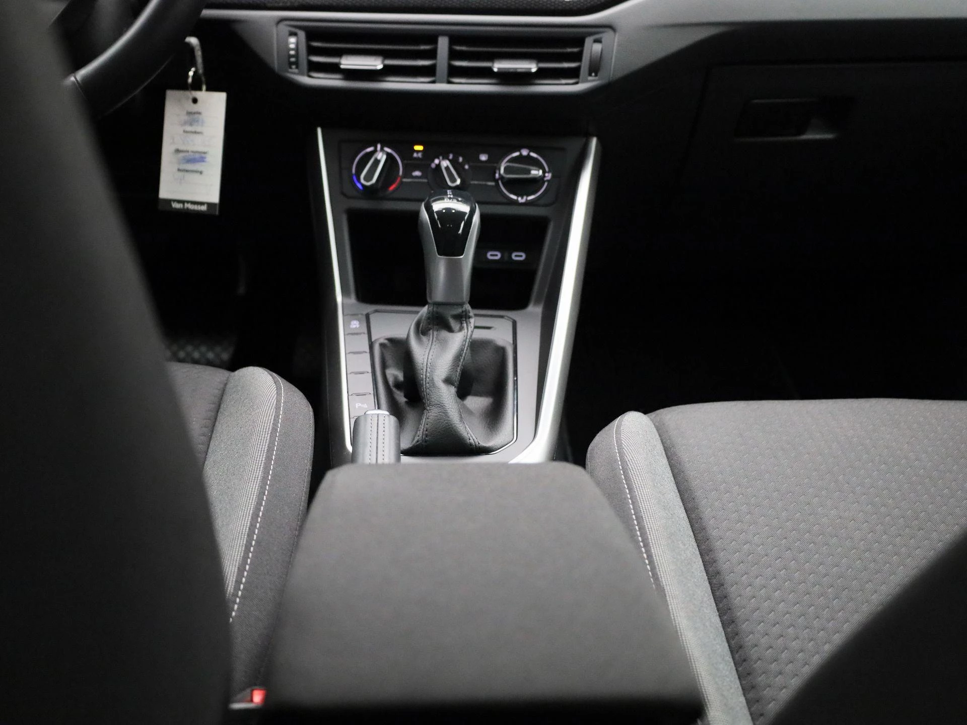 Volkswagen-Taigo-image-10