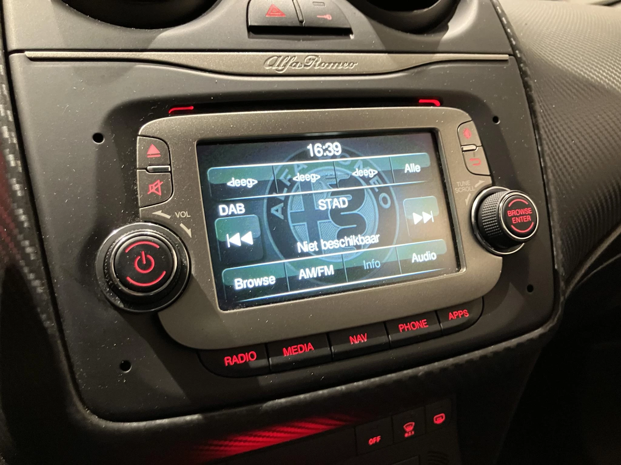 Alfa Romeo-MiTo-image-23