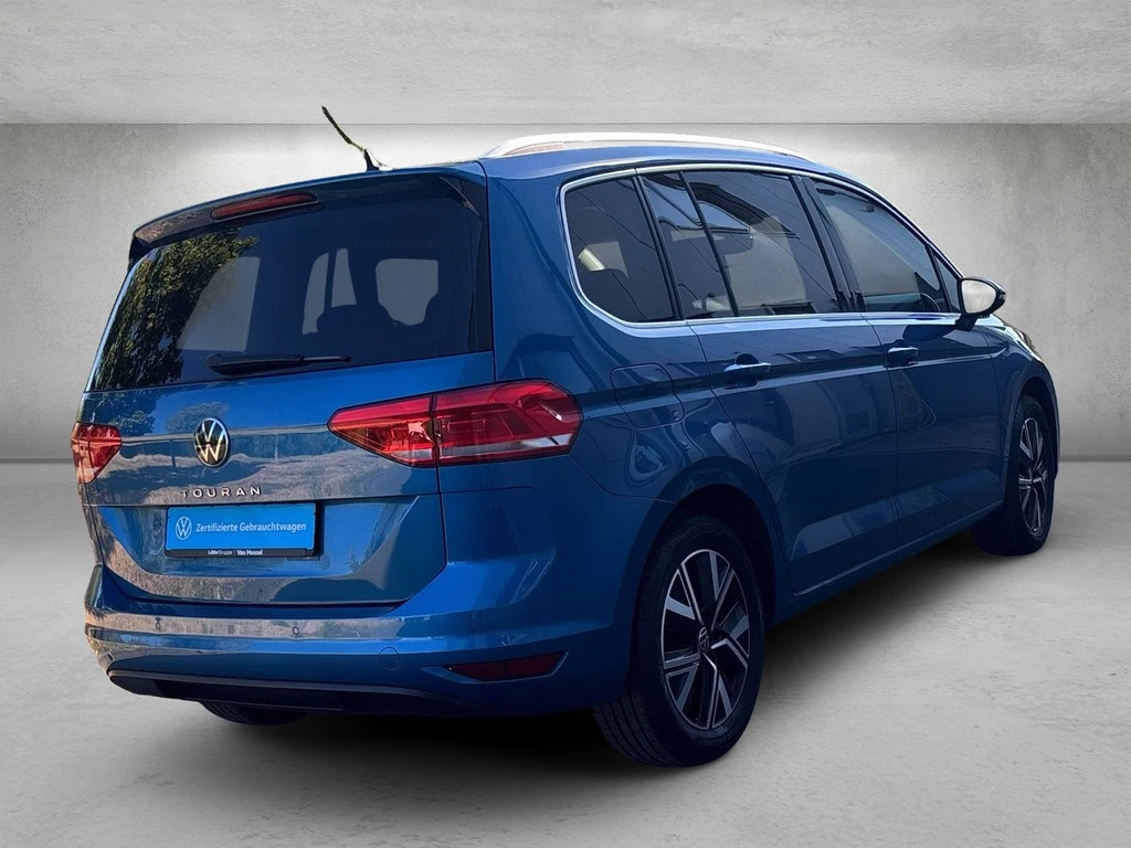 Volkswagen-Touran-image-2