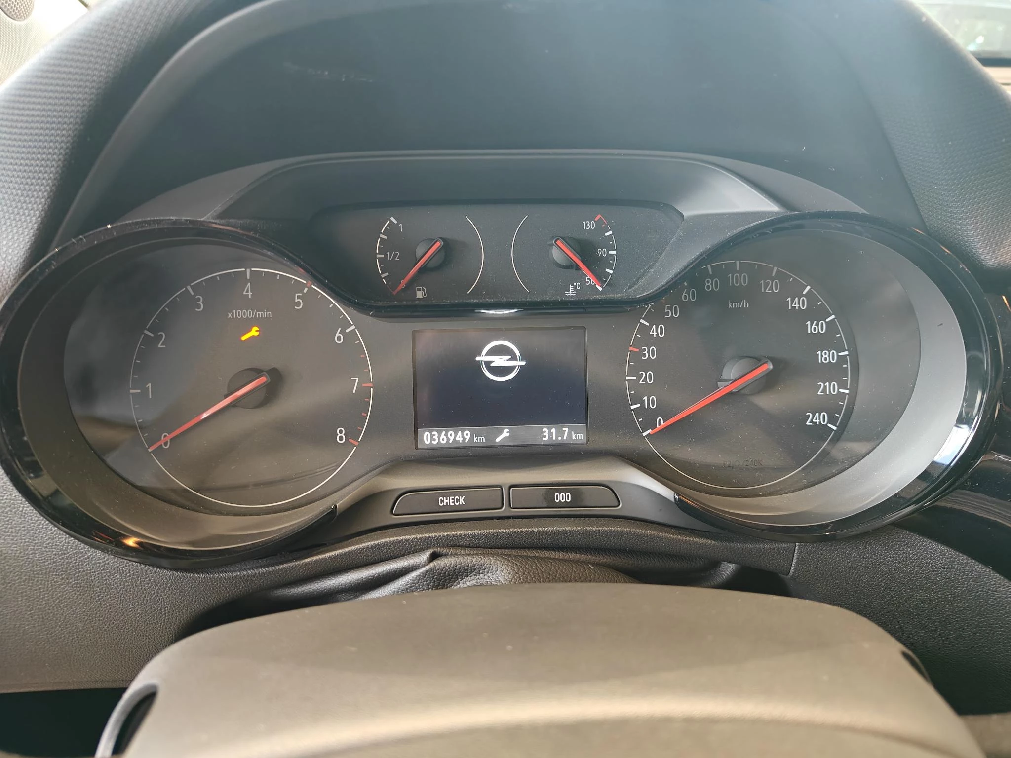 Opel-Crossland X-image-9