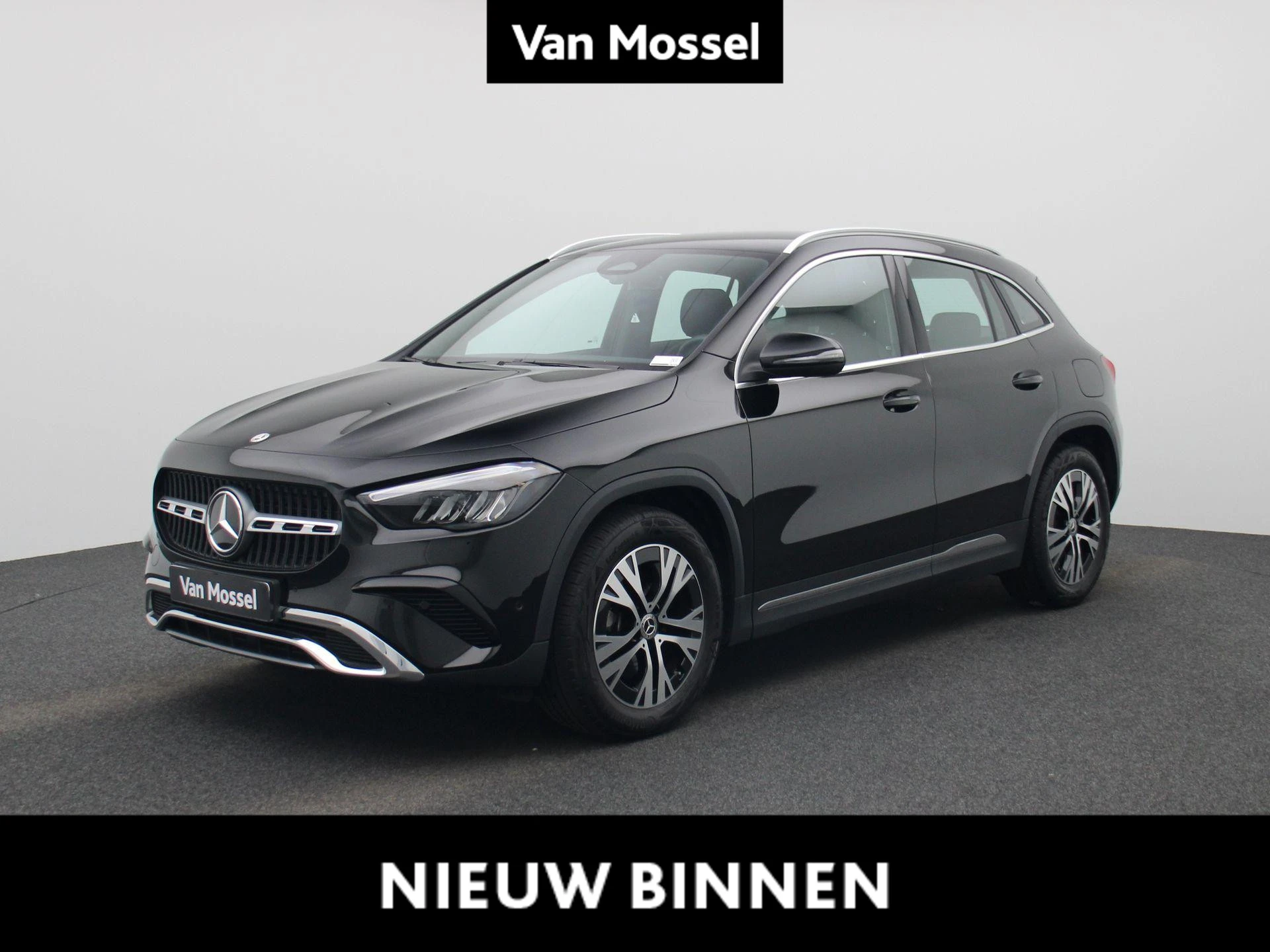 Mercedes-Benz-GLA-image-0