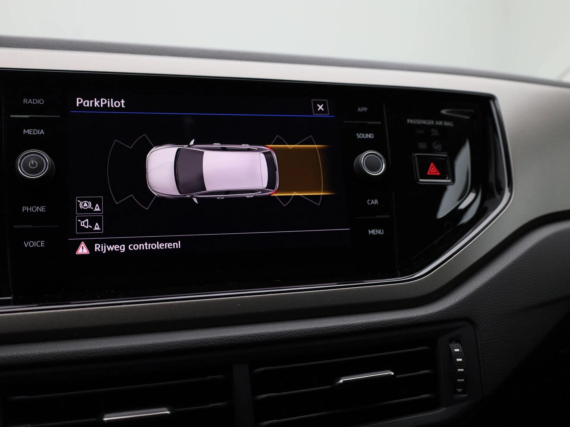 Volkswagen-Polo-image-27