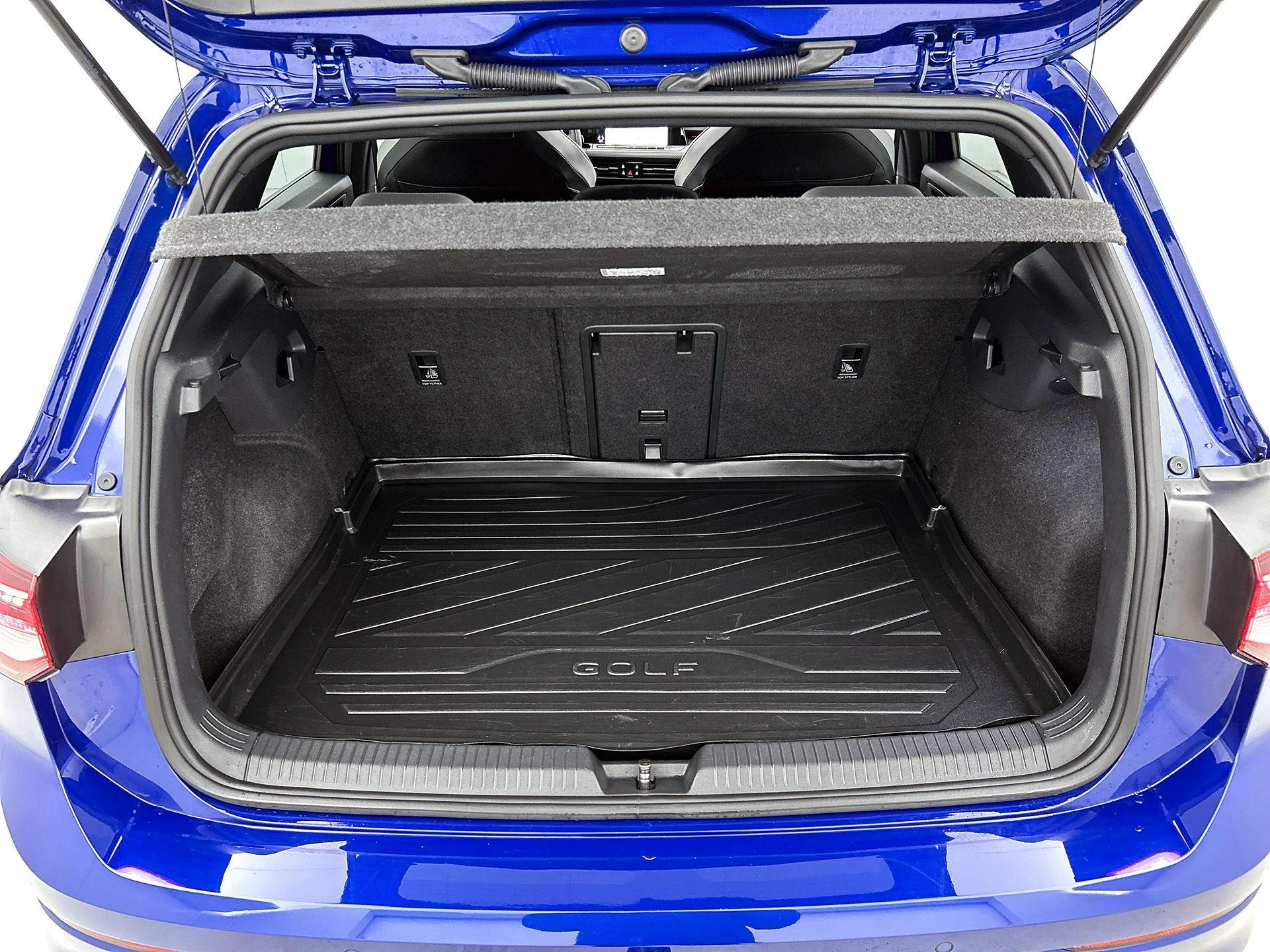 Volkswagen-Golf-image-14