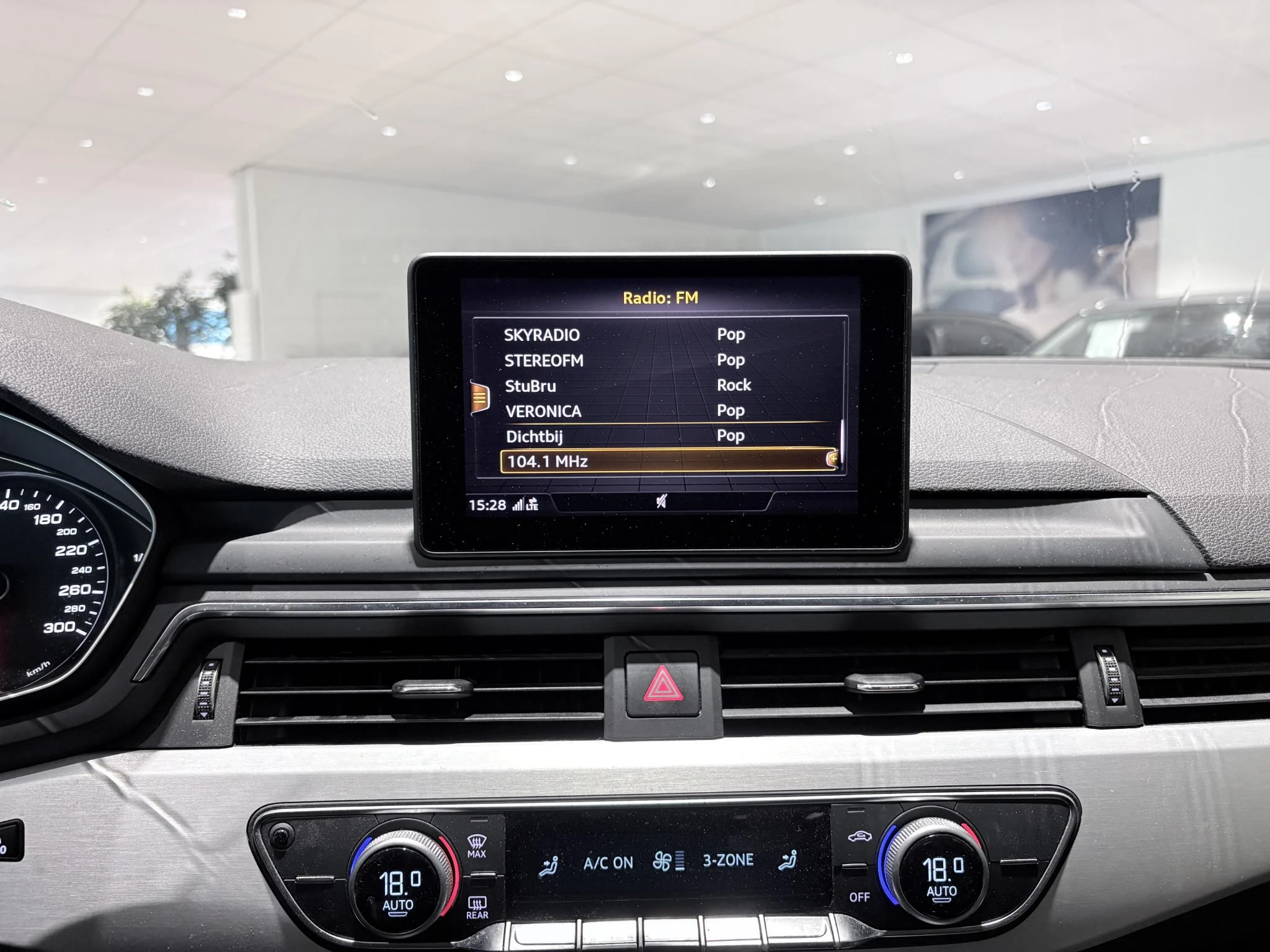 Audi-A4-image-23