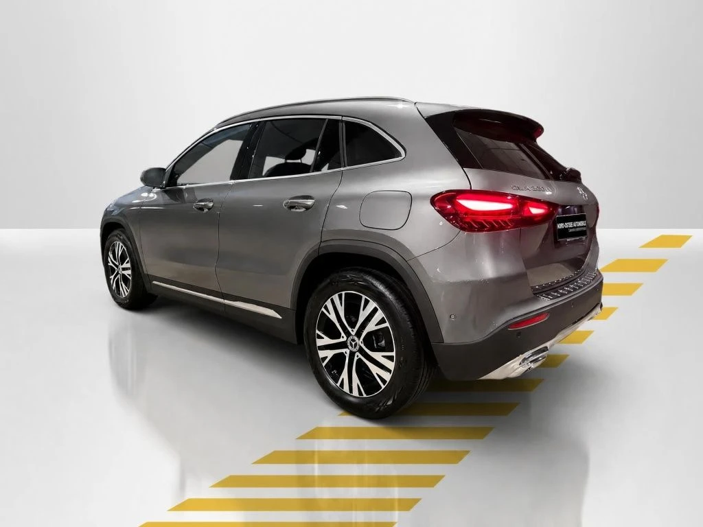 Mercedes-Benz-GLA 200 d-image-12