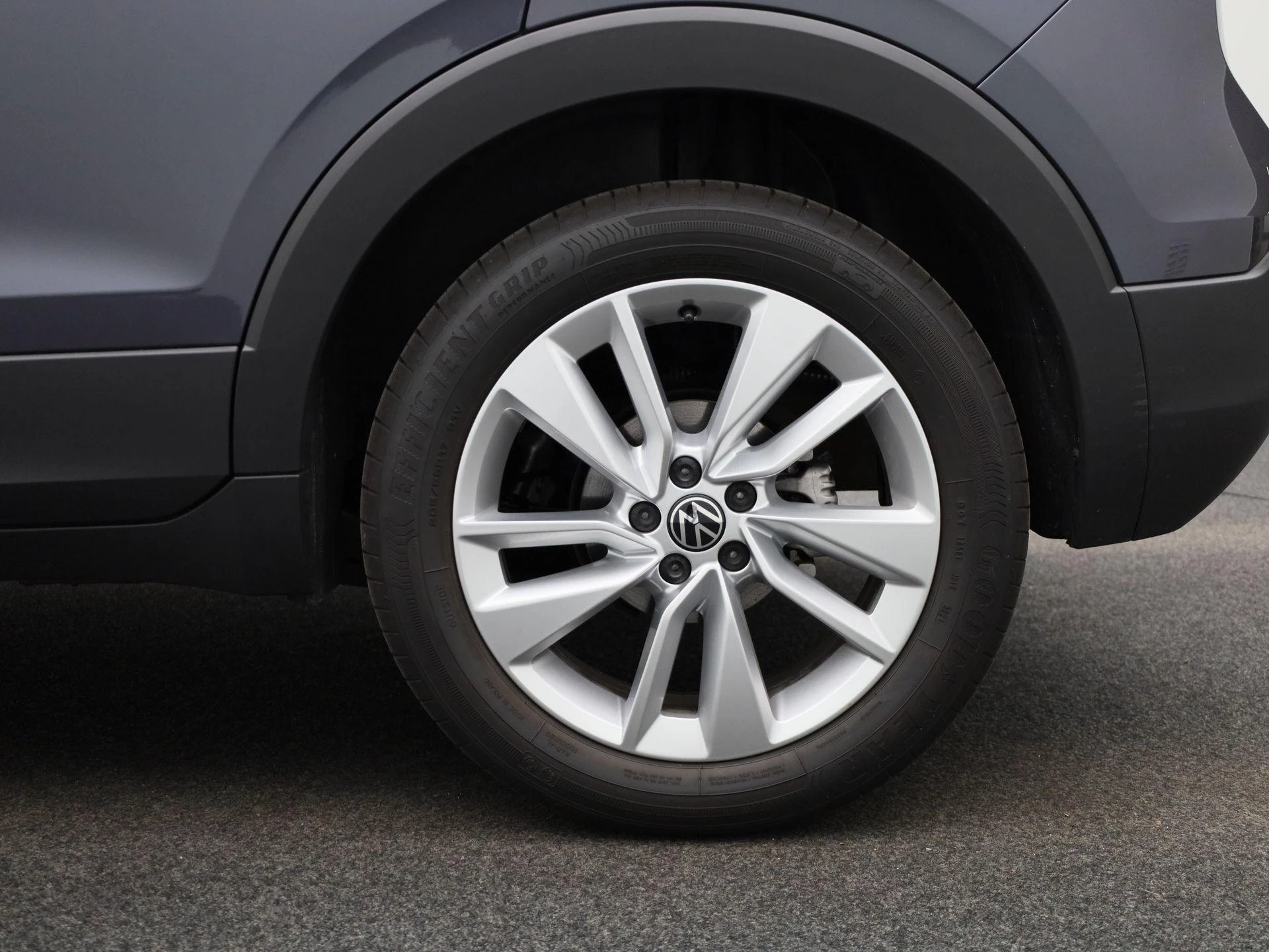 Volkswagen-T-Cross-image-12