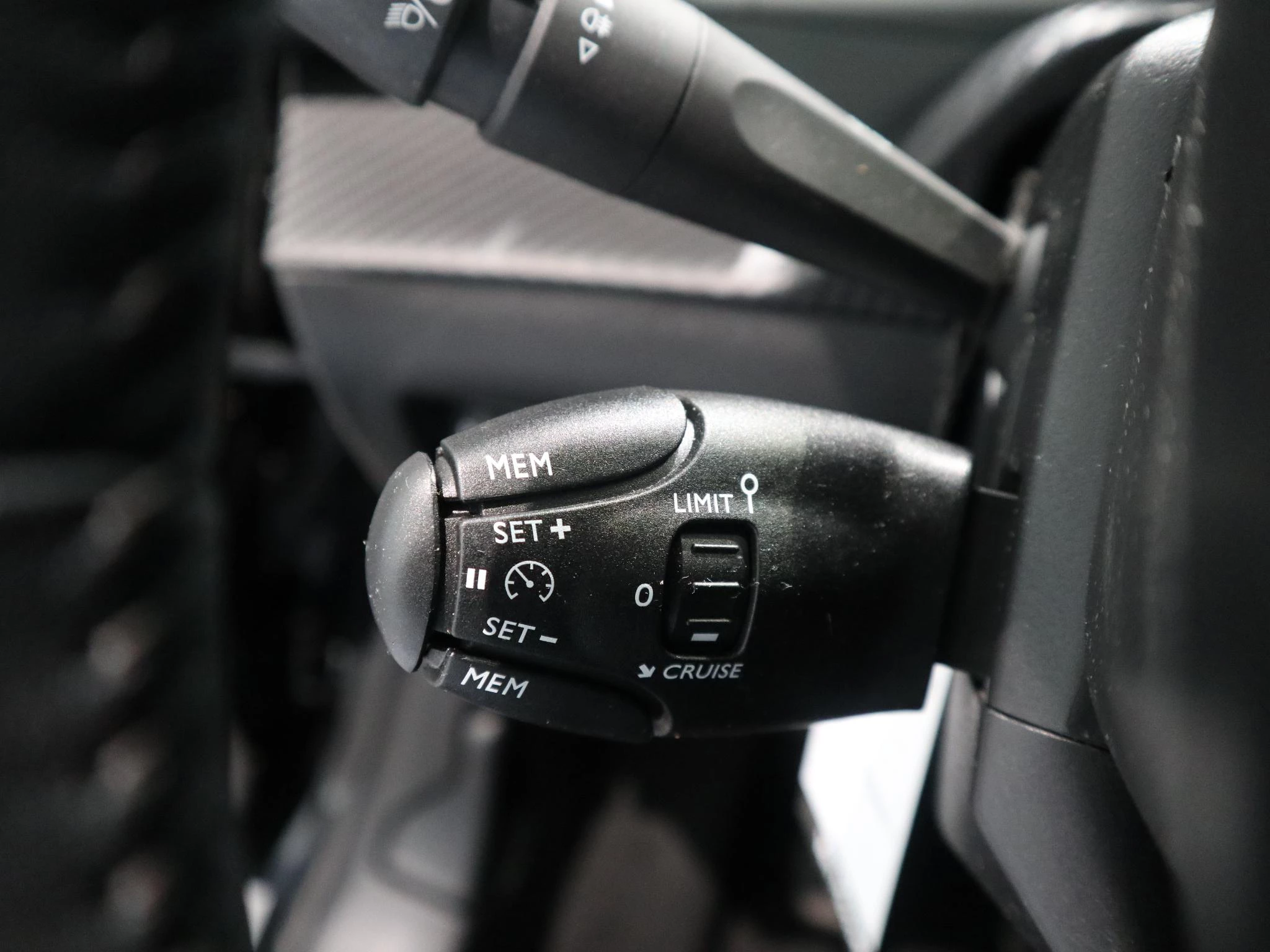 Peugeot-208-image-16